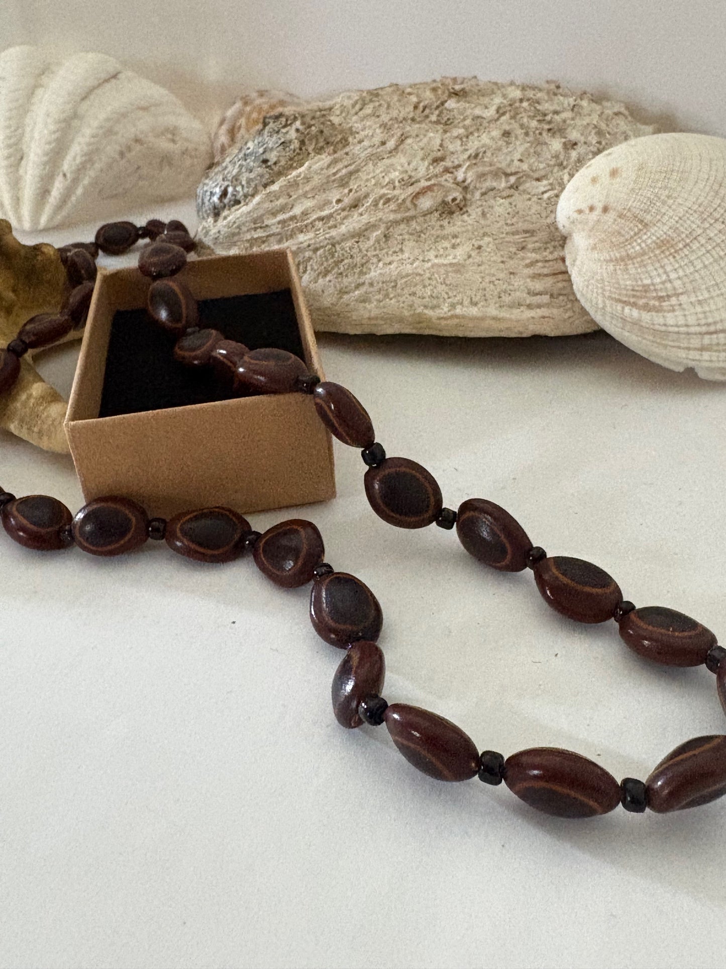 Vintage Samenperlen-Kette 66 cm – Naturmaterial in Braun – Boho Schmuck