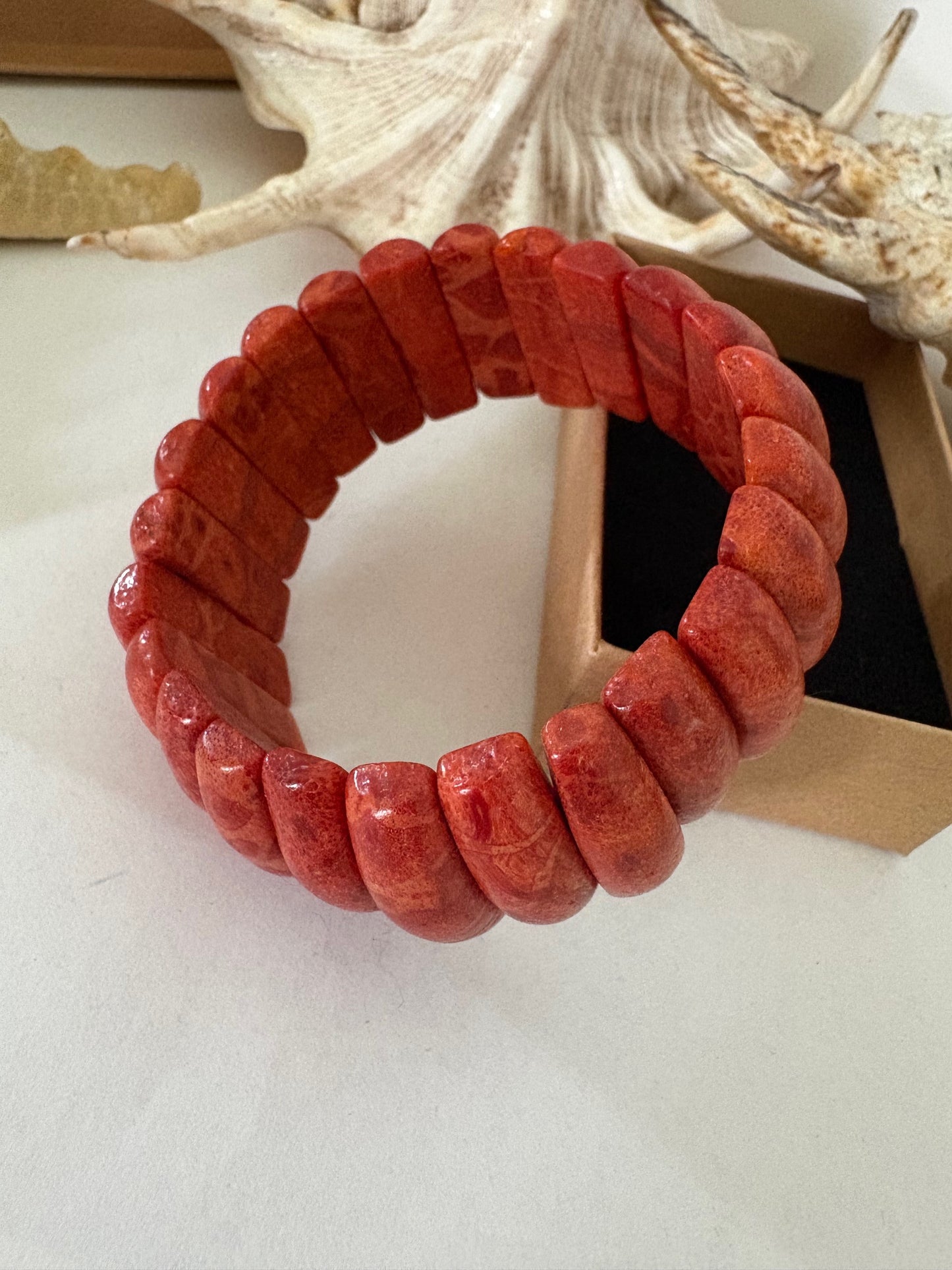 Massives Vintage-Korallenarmband in Rot – kraftvoll & klassisch