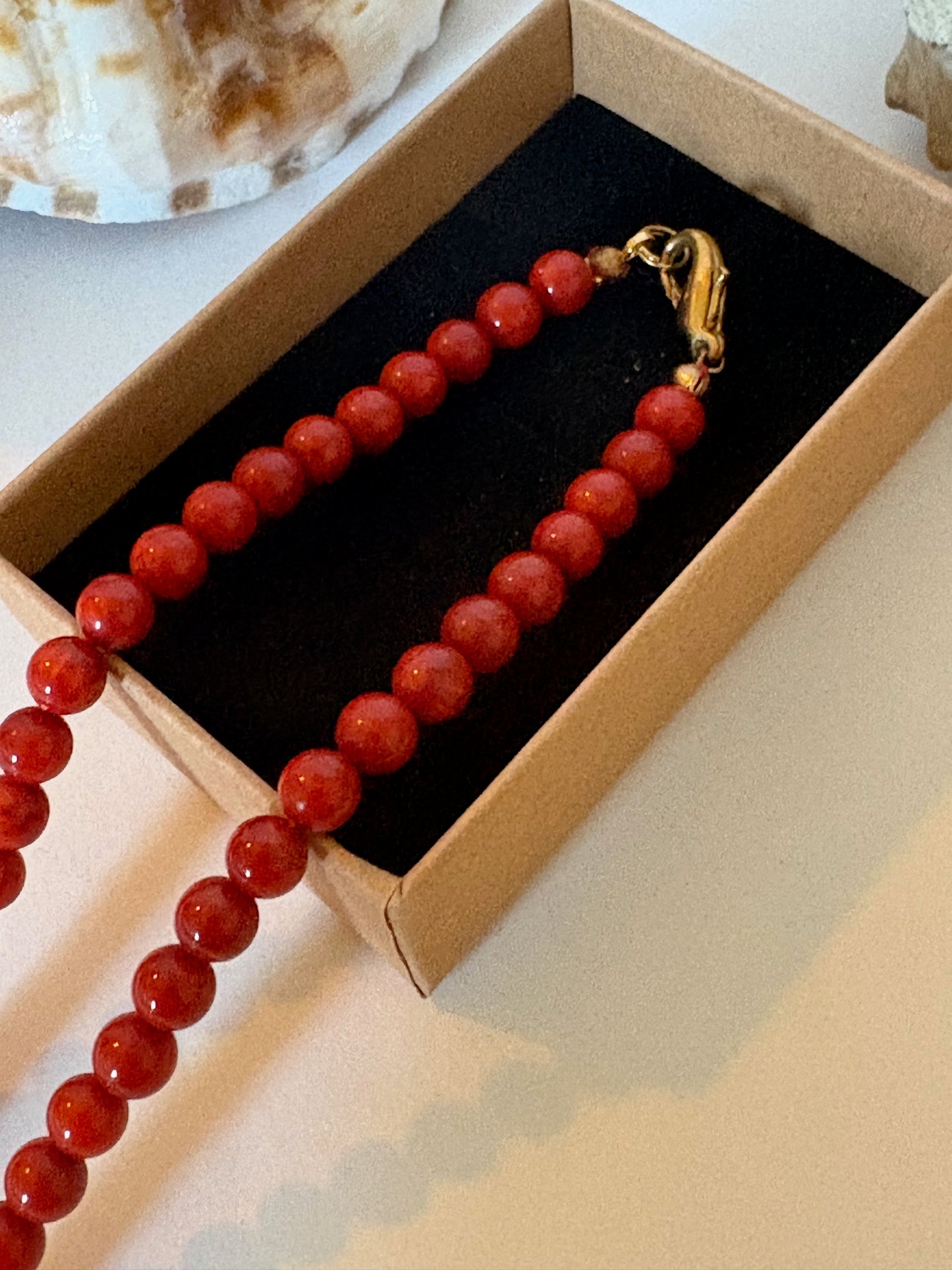 Lange Vintage Korallenkette 60 cm – Klassische Rot-Orange Kugelperlen – Zeitlose Eleganz