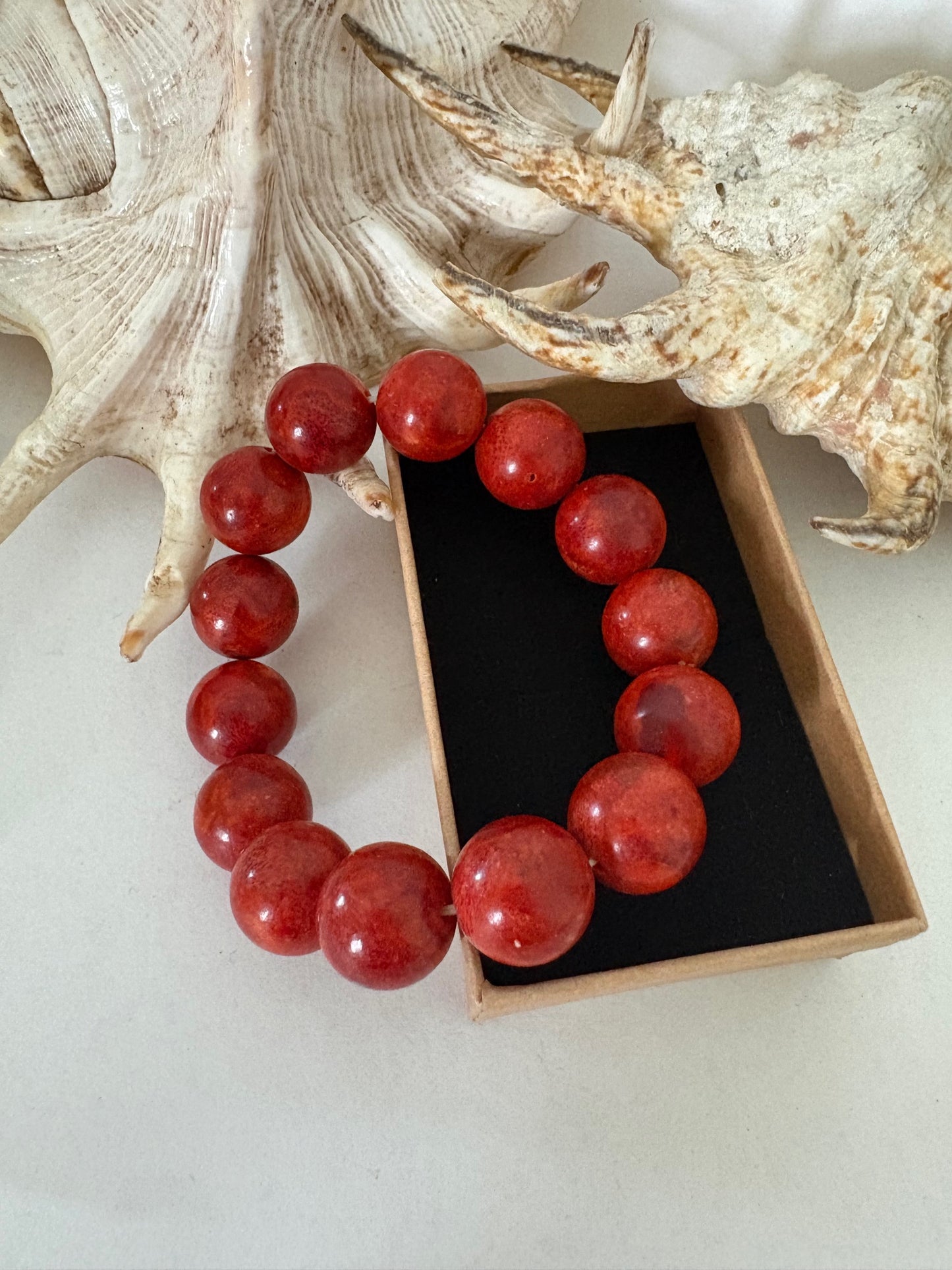 Vintage Korallenarmband Rot – klassisches Armband mit runden Perlen