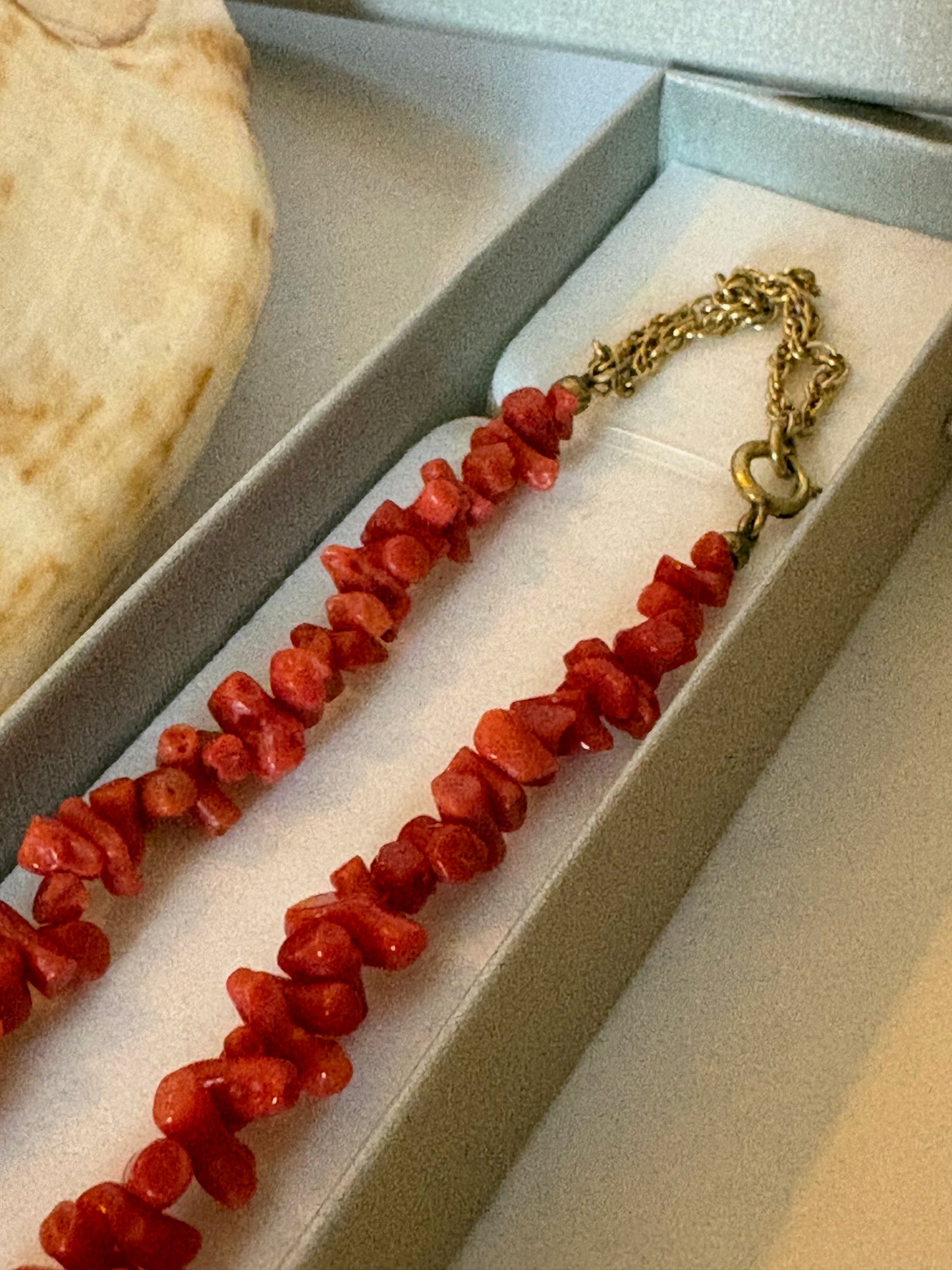 Vintage rote Korallenkette – Korallenchips, klassisch & verlängerbar, ca. 38,5–44 cm