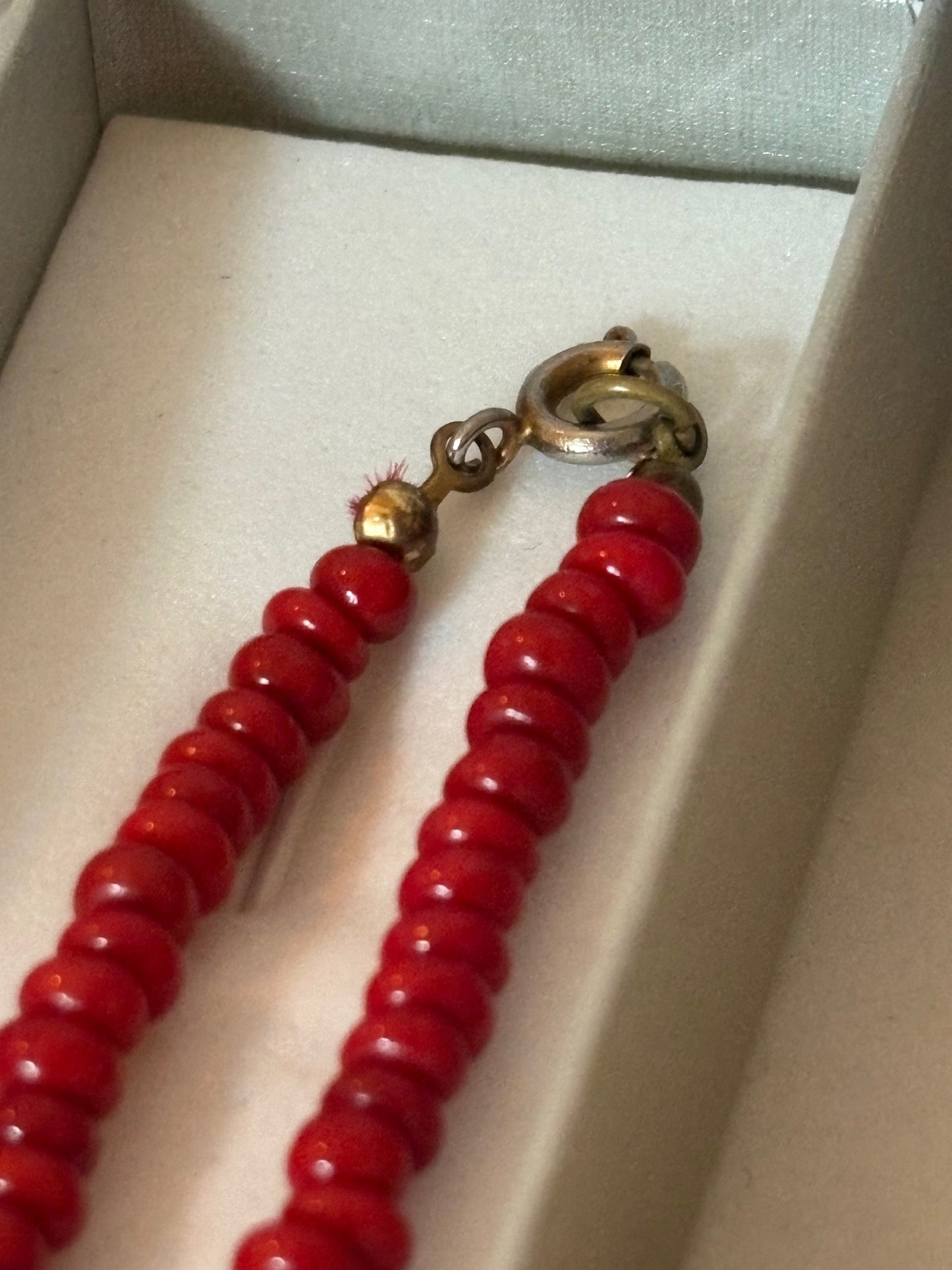 Vintage rote Korallenkette – klassisch, ca. 45 cm