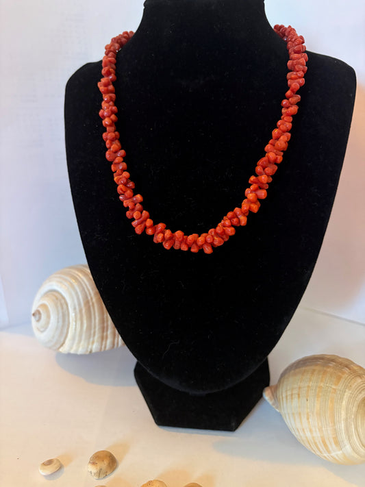 Vintage rote Korallenkette – klassisch, ca. 44 cm