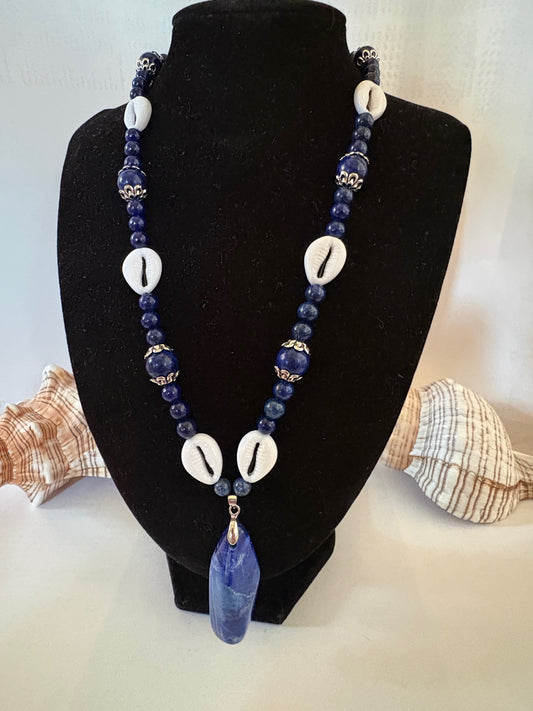 Handgefertigte Halskette aus Lapislazuli & Muscheln – ca. 47,5 cm