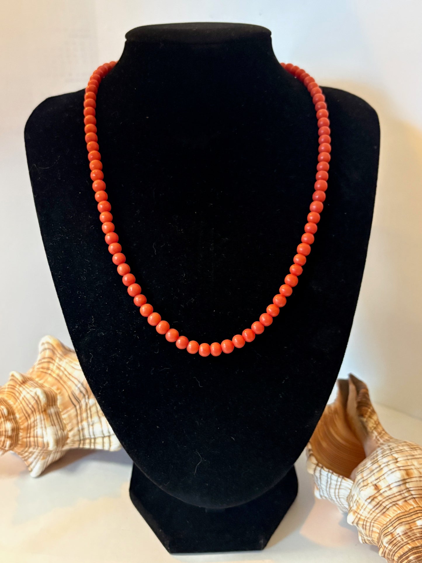 Vintage rote Korallenkette – klassisch, ca. 46 cm