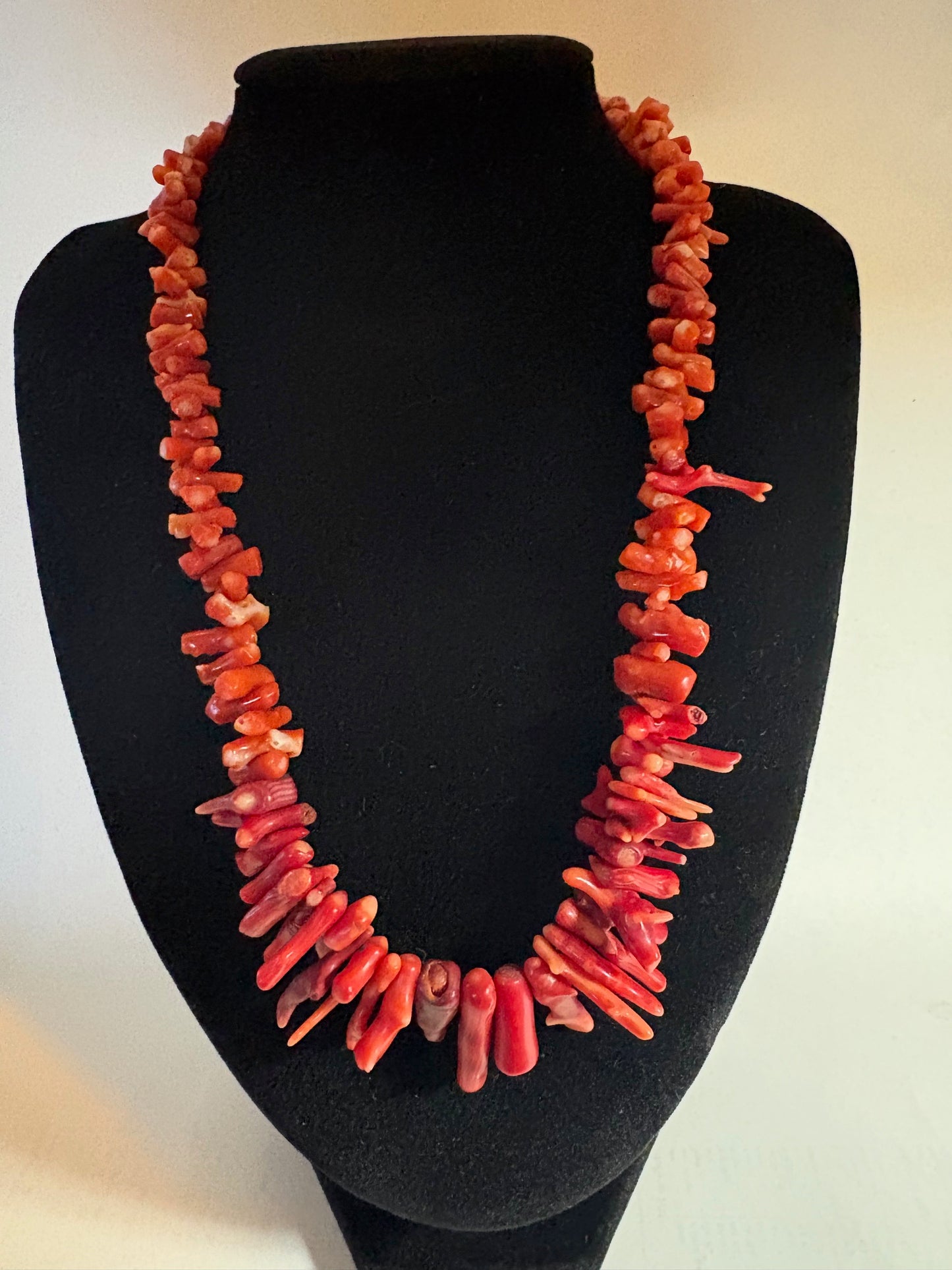 Vintage Korallenkette Astoptik mit 835 Silberverschluss – Rotes Statement Collier 47 cm
