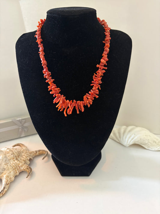 Vintage Rote Korallenkette 40 cm – Klassisches Collier in kräftigem Rot