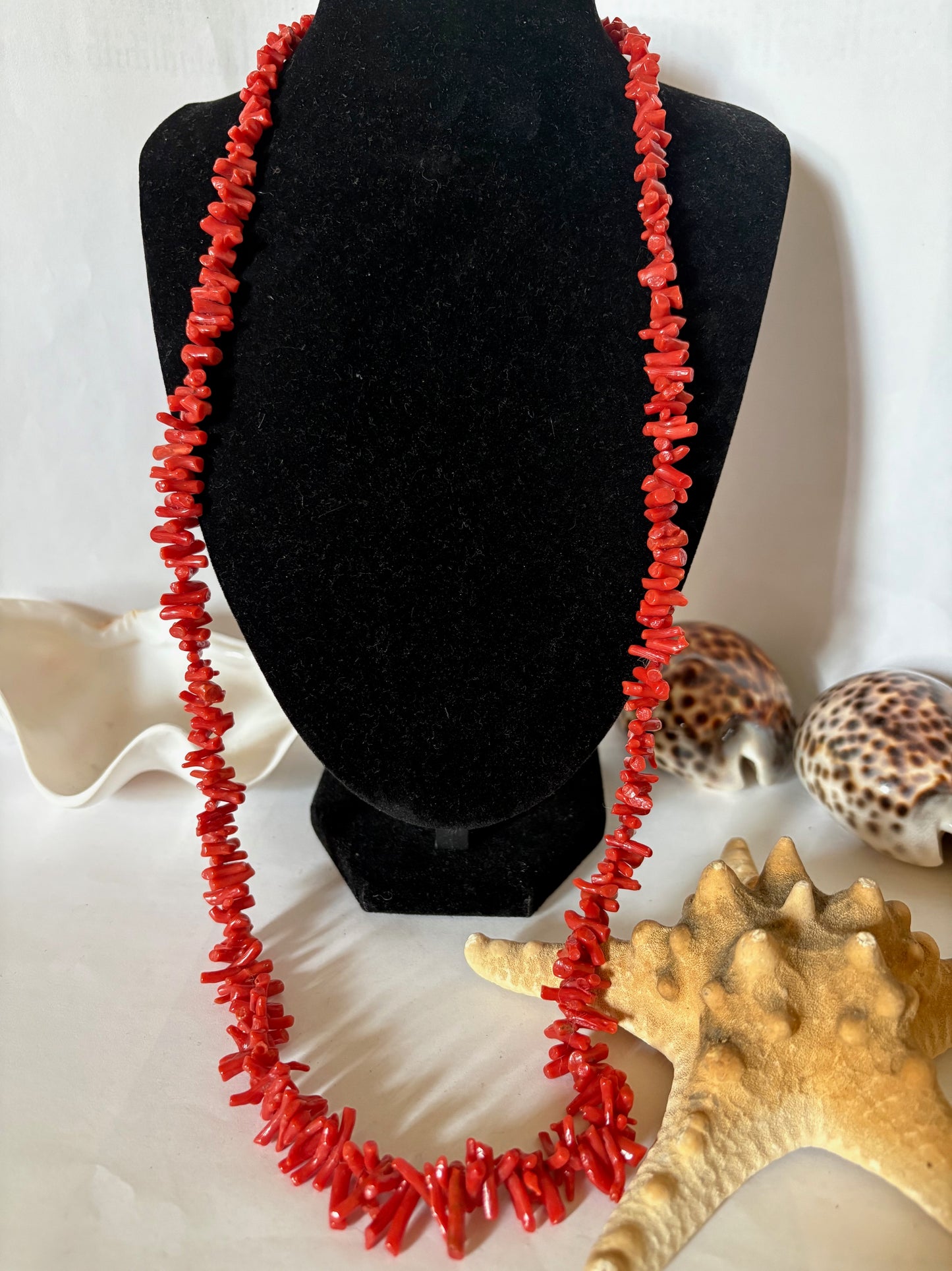Lange Vintage Korallenkette in kräftigem Rot – 89 cm Statement-Halskette aus Naturkoralle