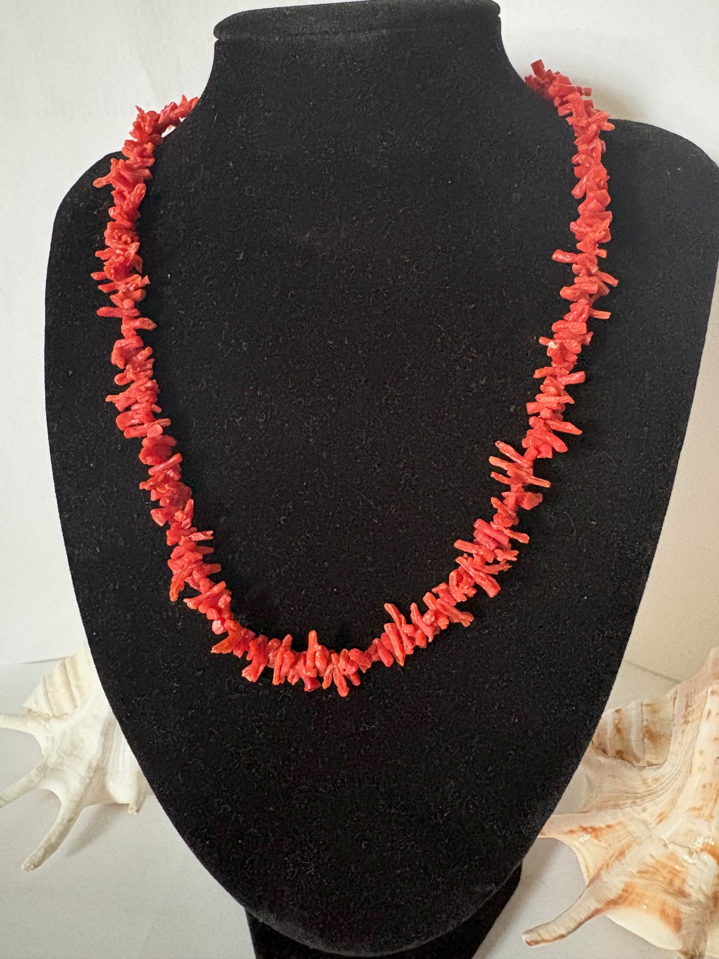 Vintage-Korallenkette – rote Korallenchips, ca. 46,5 cm