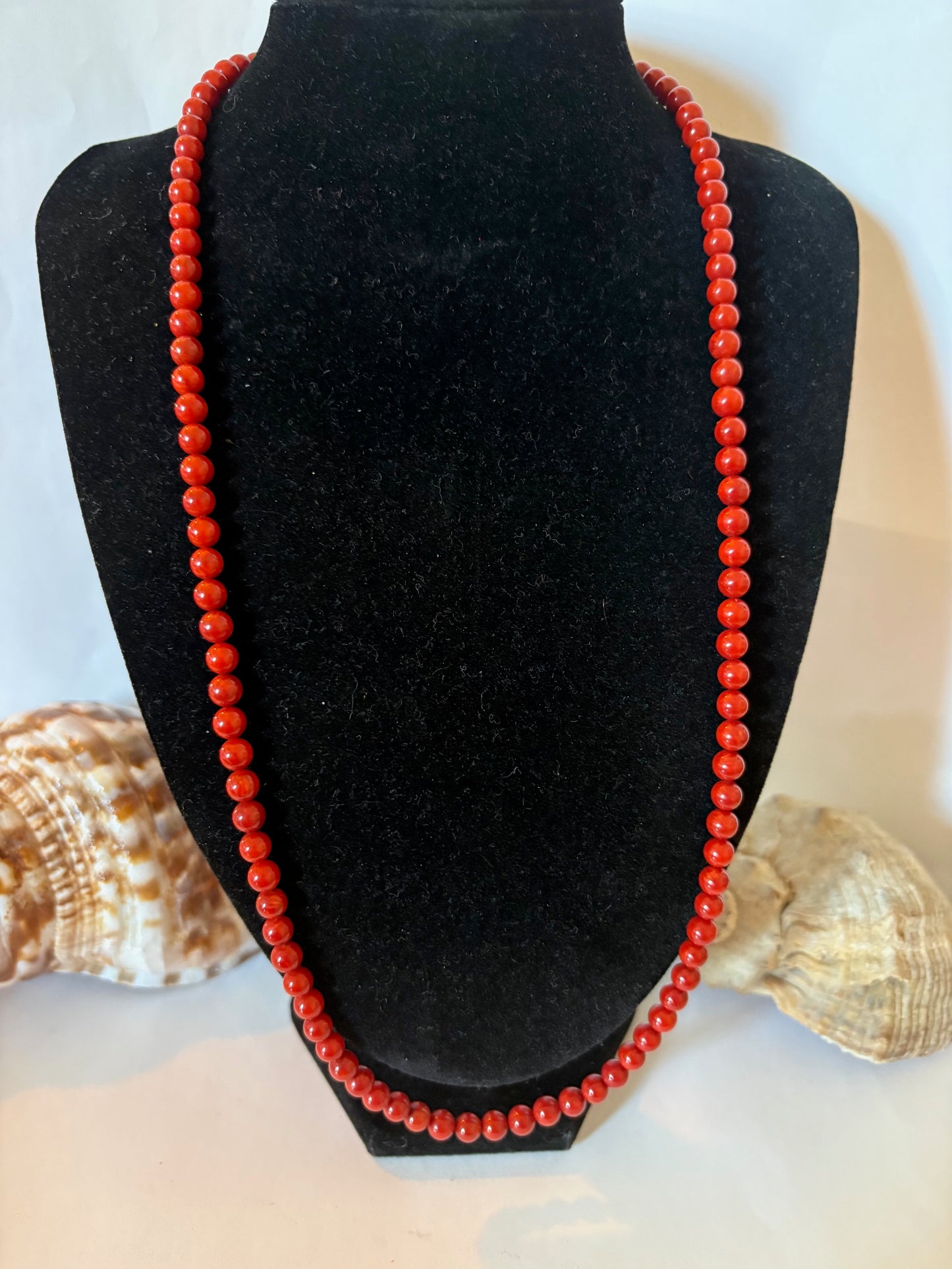 Lange Vintage Korallenkette 60 cm – Klassische Rot-Orange Kugelperlen – Zeitlose Eleganz