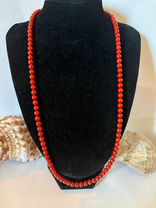 Lange Vintage Korallenkette 60 cm – Klassische Rot-Orange Kugelperlen – Zeitlose Eleganz