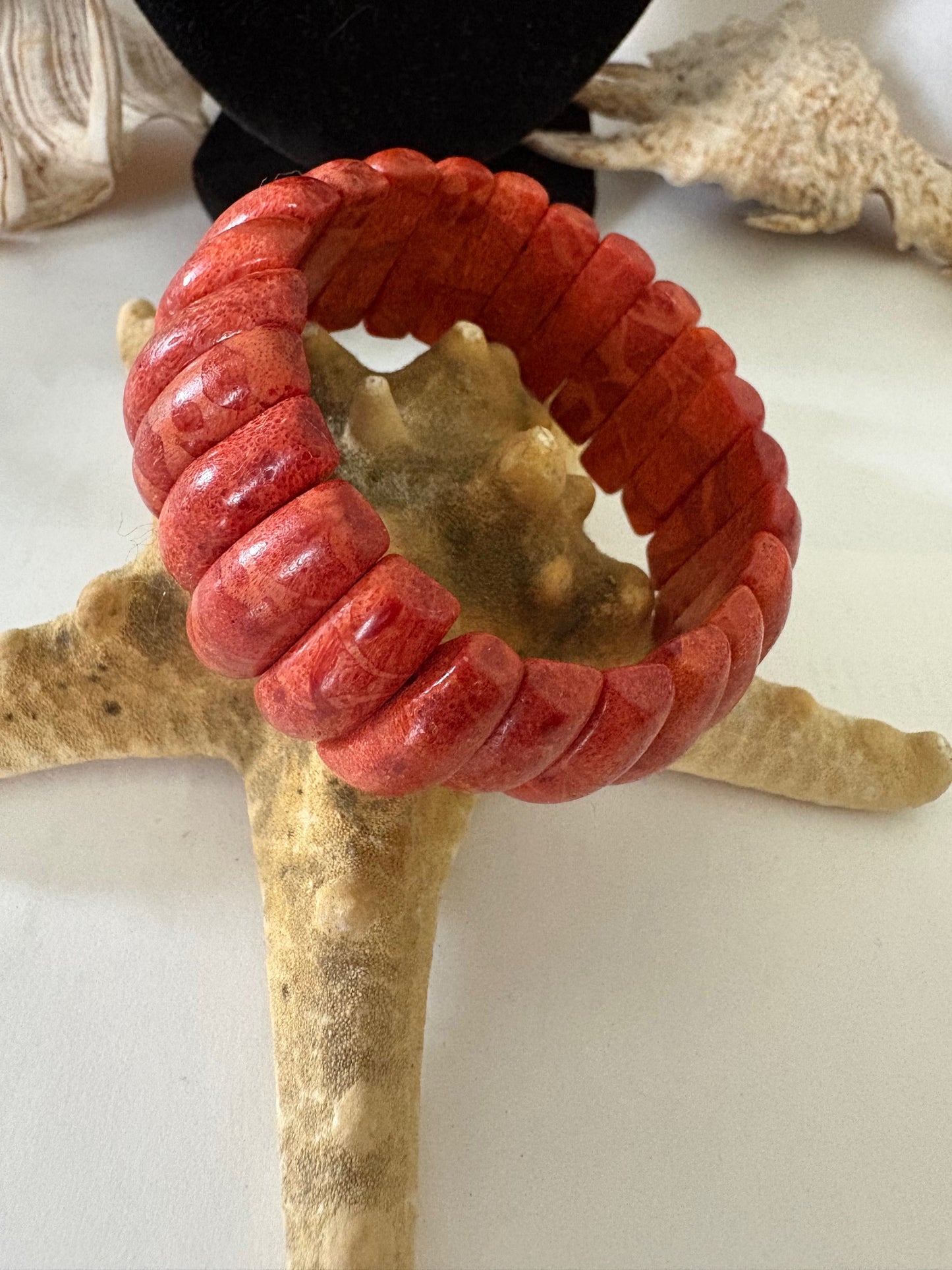 Massives Vintage-Korallenarmband in Rot – kraftvoll & klassisch