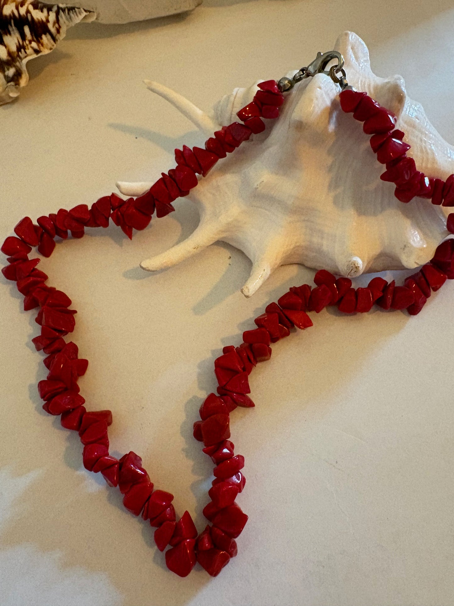 Vintage rote Korallenkette – klassische Halskette, ca. 41 cm
