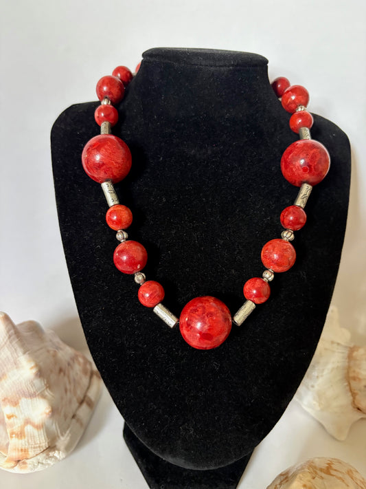 Vintage rote Korallenkette mit großen Kugelperlen – echtes Statement-Collier, ca. 42 cm