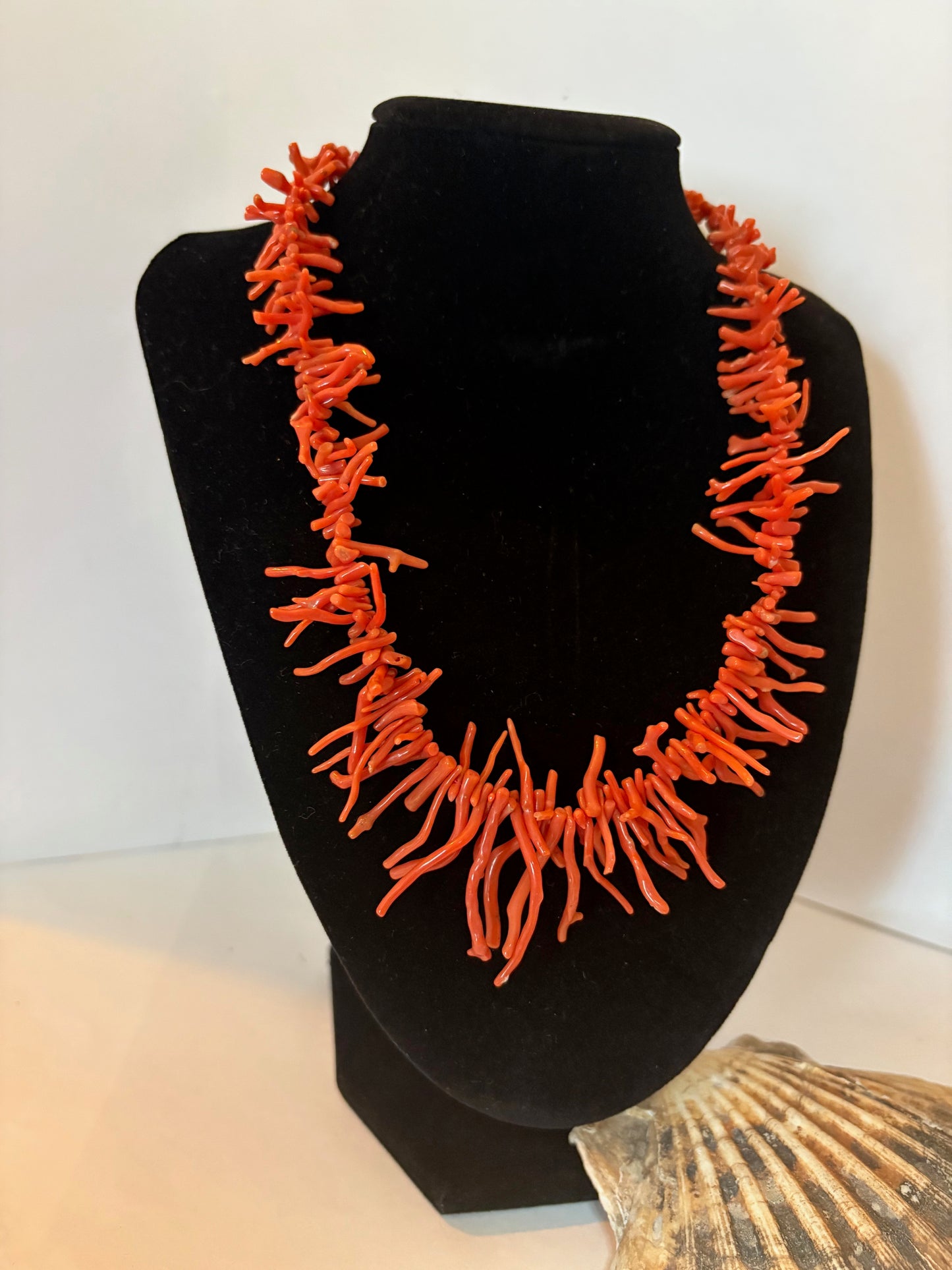 Vintage Astkorallenkette in kräftigem Rot – mit 18 kt Gelbgoldverschluss, ca. 47 cm