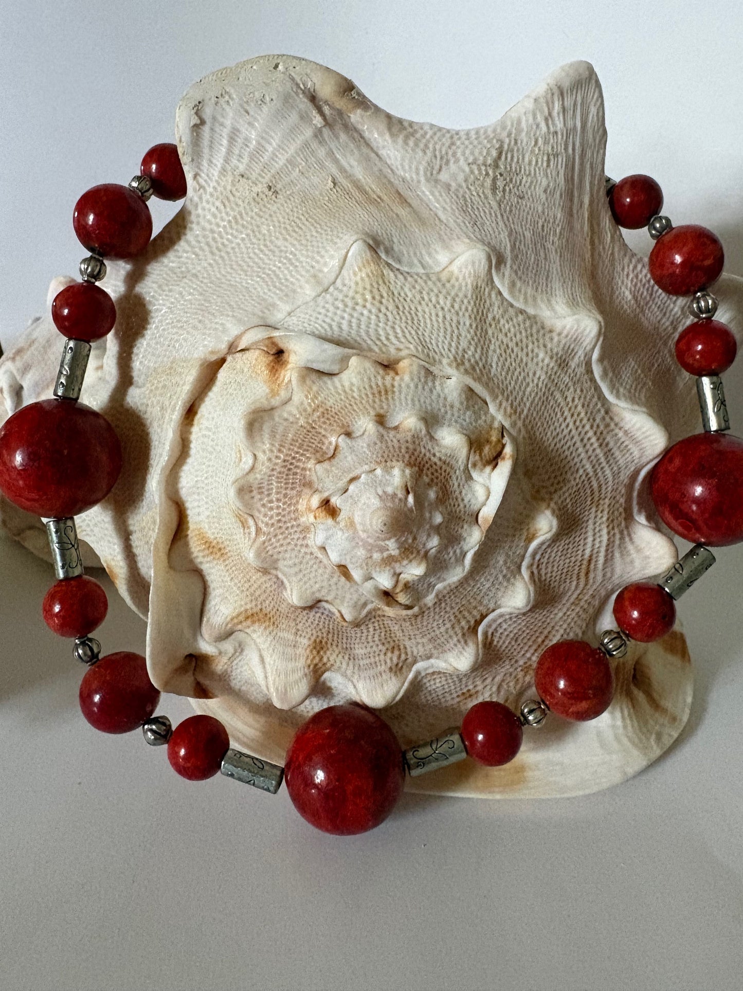 Vintage rote Korallenkette mit großen Kugelperlen – echtes Statement-Collier, ca. 42 cm