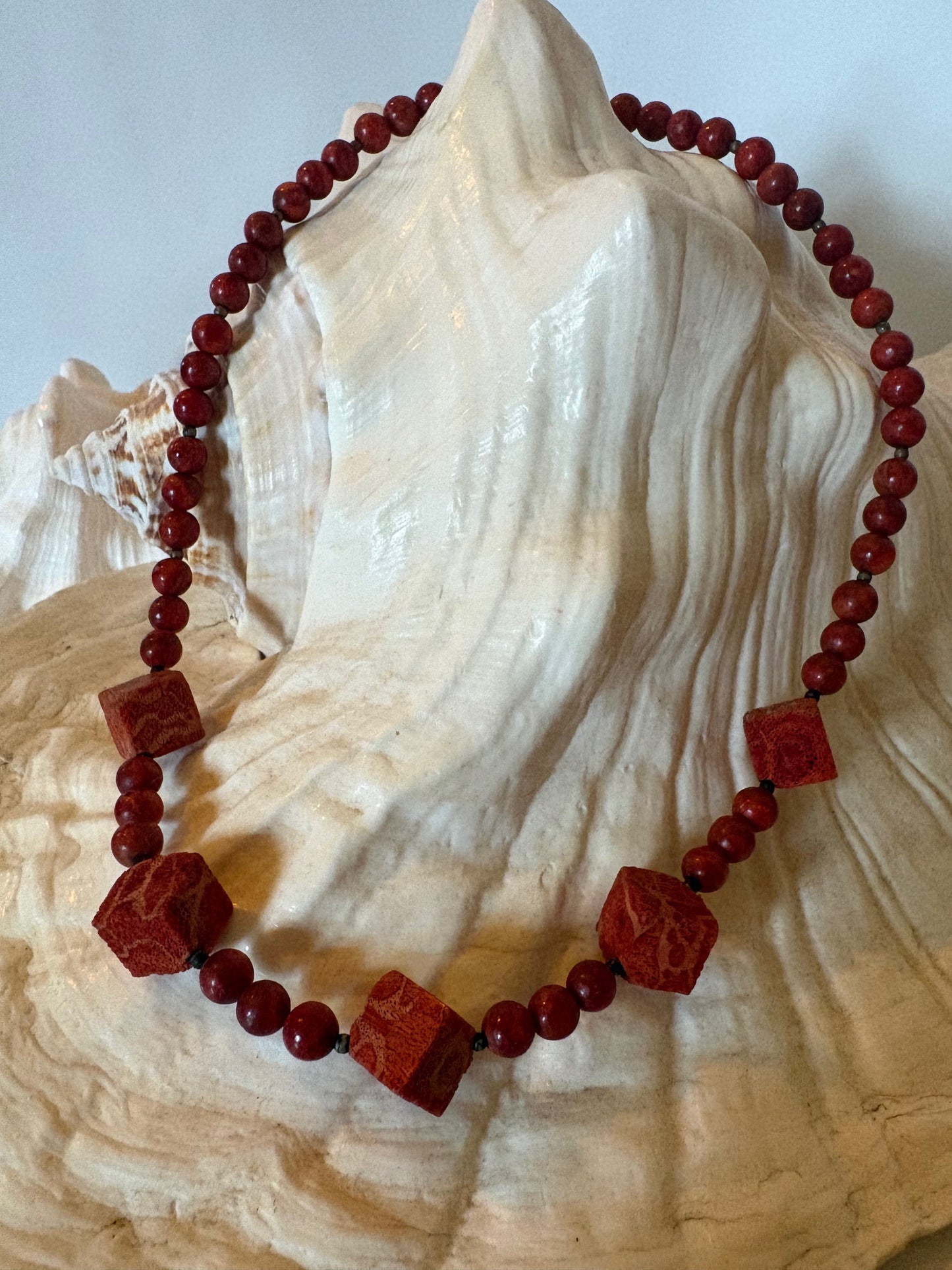 Vintage Rote Korallenkette aus Schaumkoralle – ca. 38,5 cm