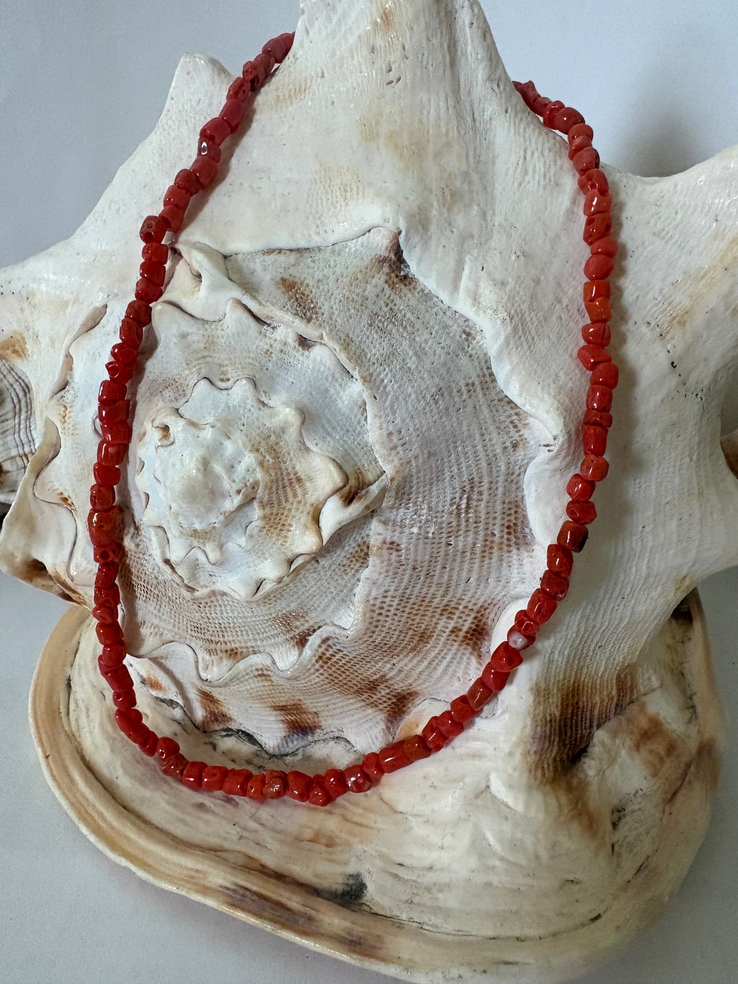 Vintage Korallenkette in warmem Rot – kurze Halskette mit 925 Silberverschluss, roségold plattiert