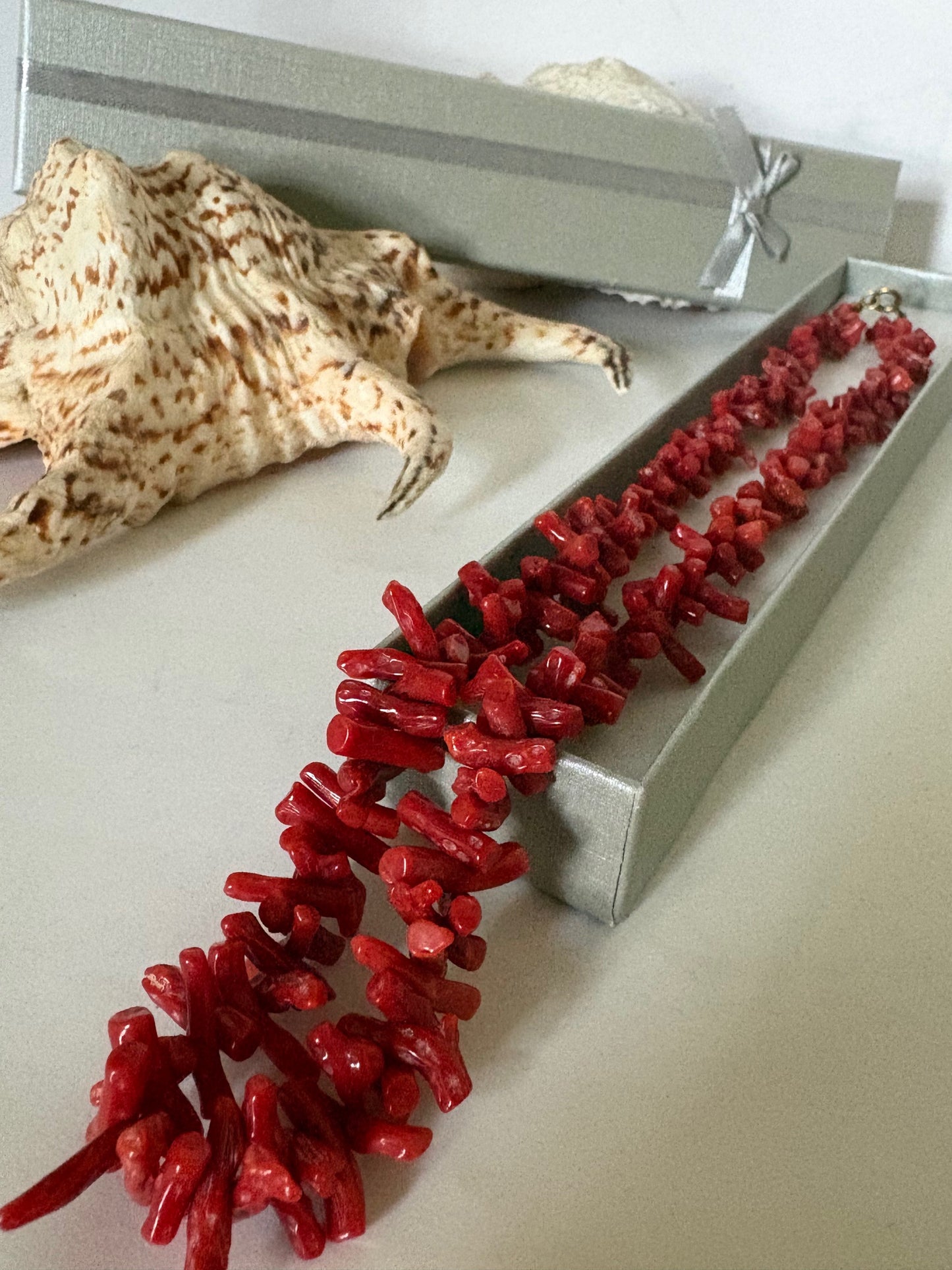 Vintage rote Korallenkette – klassisch alt, ca. 50 cm