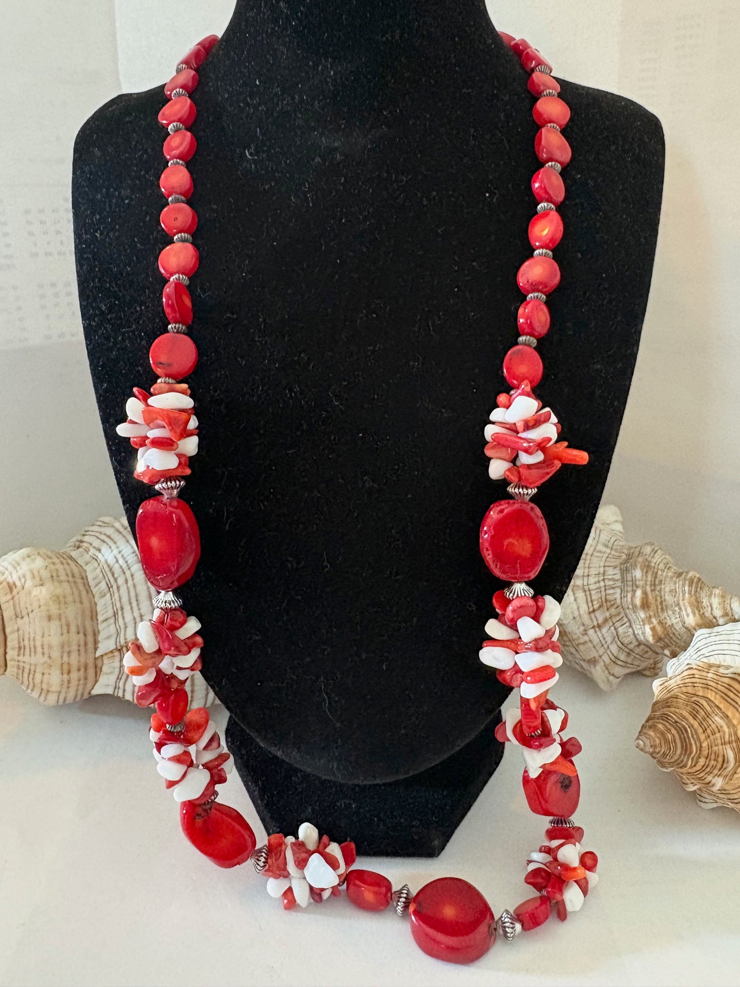 Lange Vintage Korallenkette 70 cm – Organisches Statement Collier in kräftigem Rot