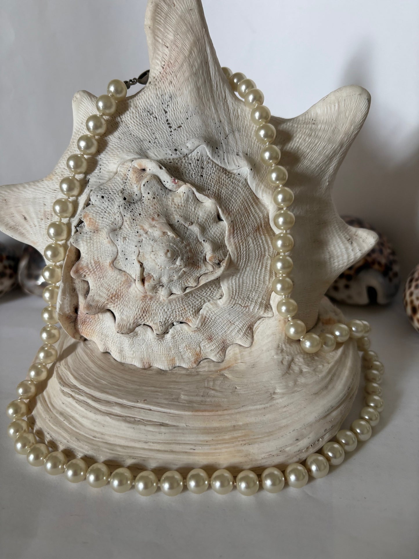 Vintage Perlenkette cremefarben – ca. 57 cm – klassische Kugelperlen