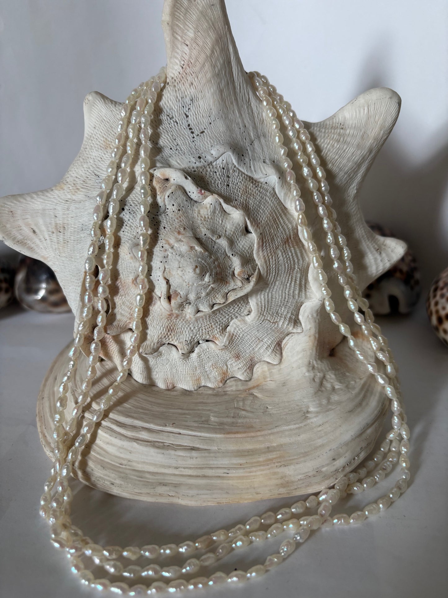 Vintage Perlenkette mehrreihig – ca. 49,5 cm – klassische Kette mit vergoldet wirkendem Verschluss