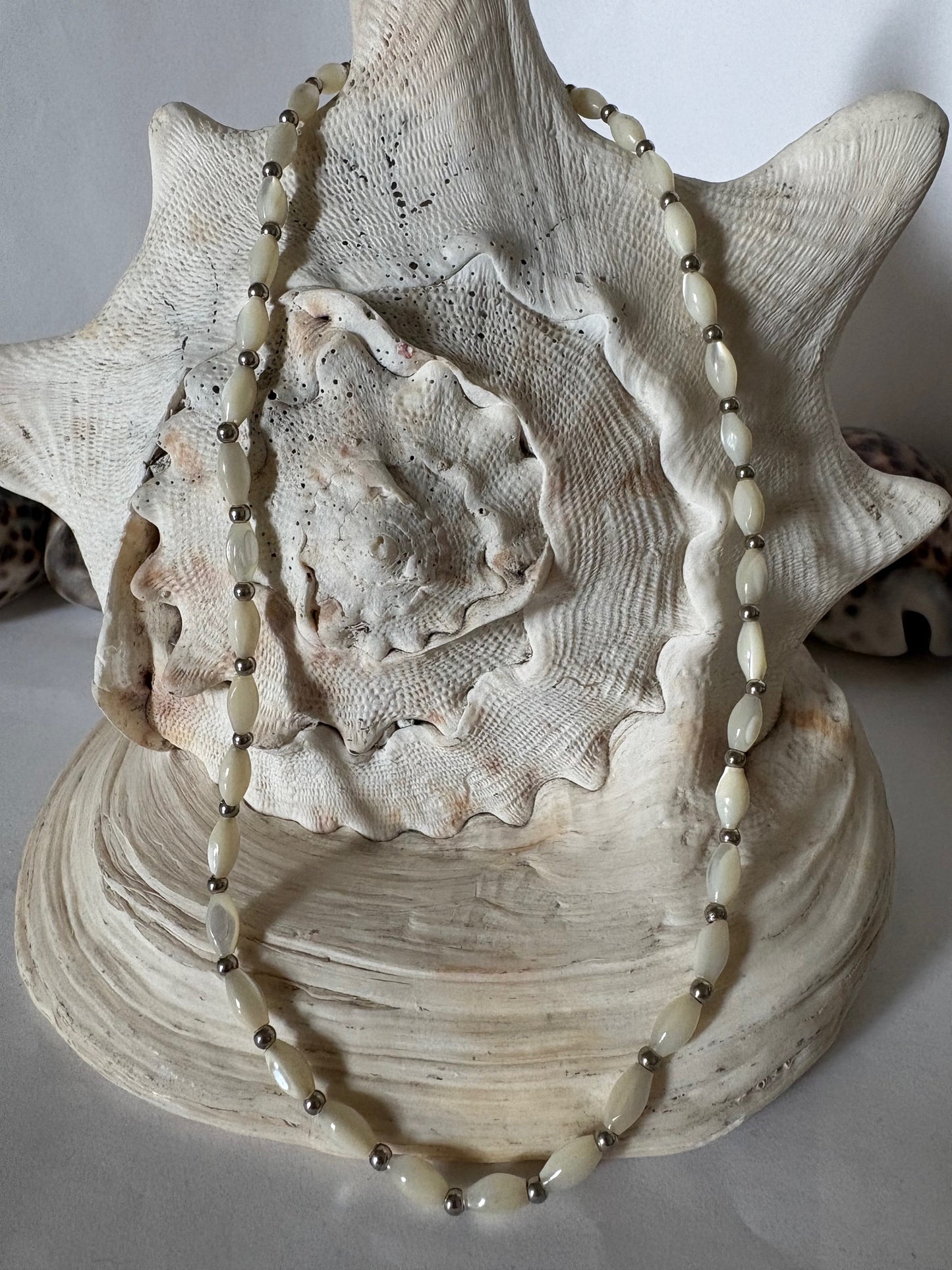 Vintage Perlenkette in Cremeweiß – ca. 40,5 cm – klassische Form