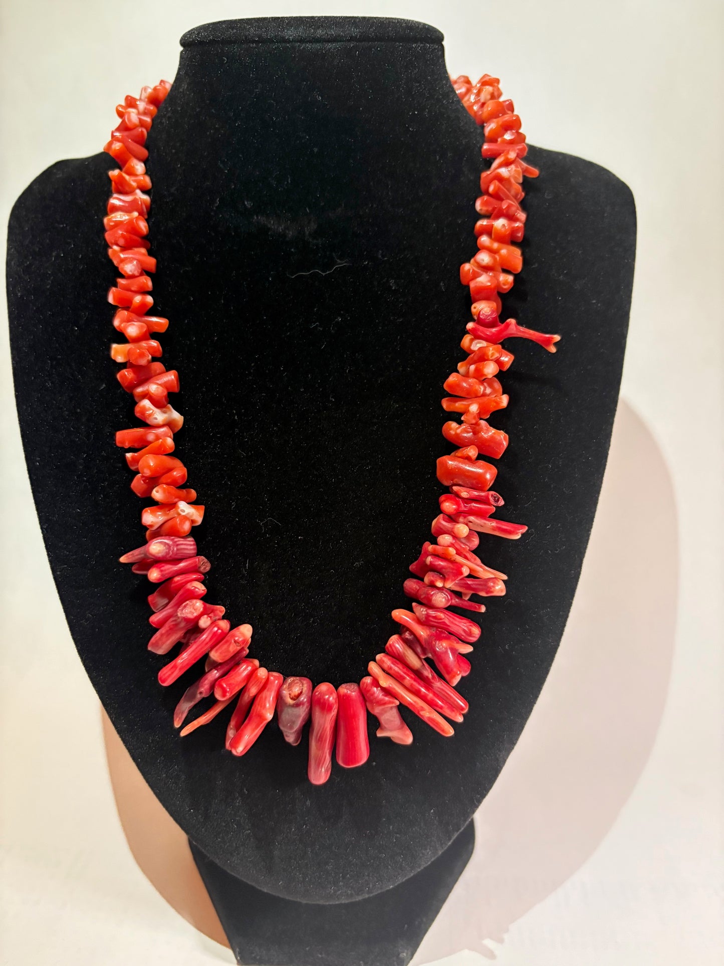 Vintage Korallenkette Astoptik mit 835 Silberverschluss – Rotes Statement Collier 47 cm