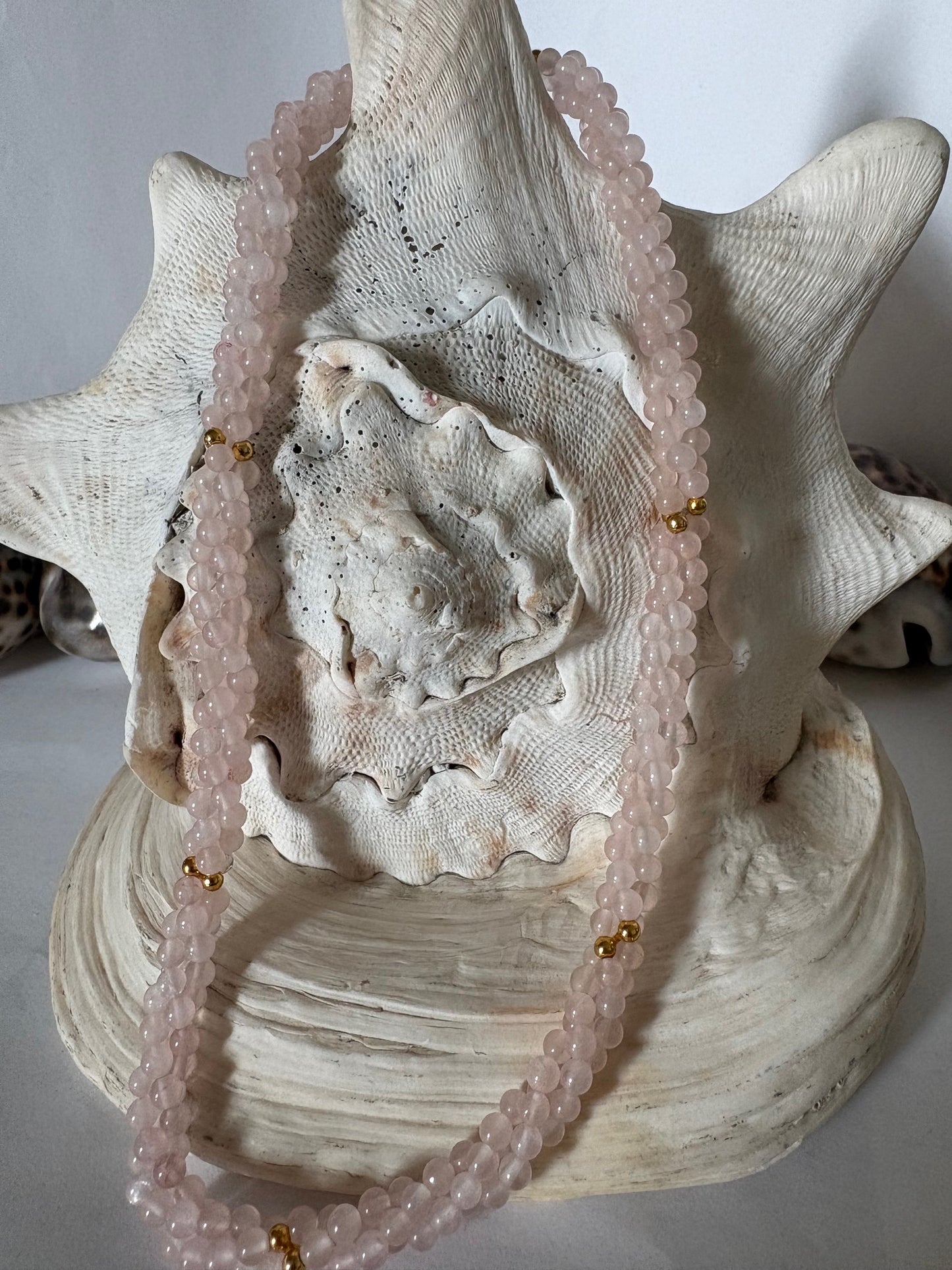 Vintage Collier aus Rosenquarz – 3-reihig – ca. 39 cm – rosafarbene Kugelperlen