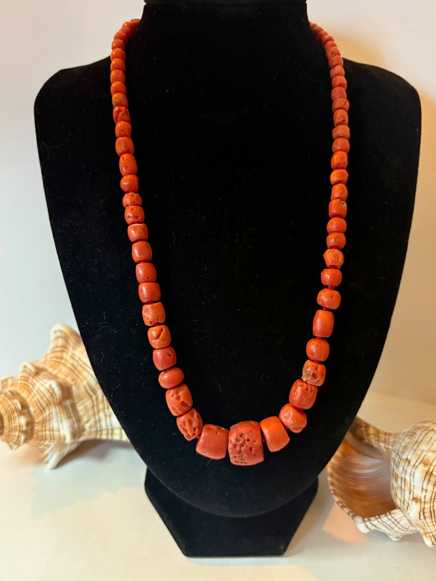 Vintage rote Korallenkette – mit vergoldetem Silberverschluss, 52 cm