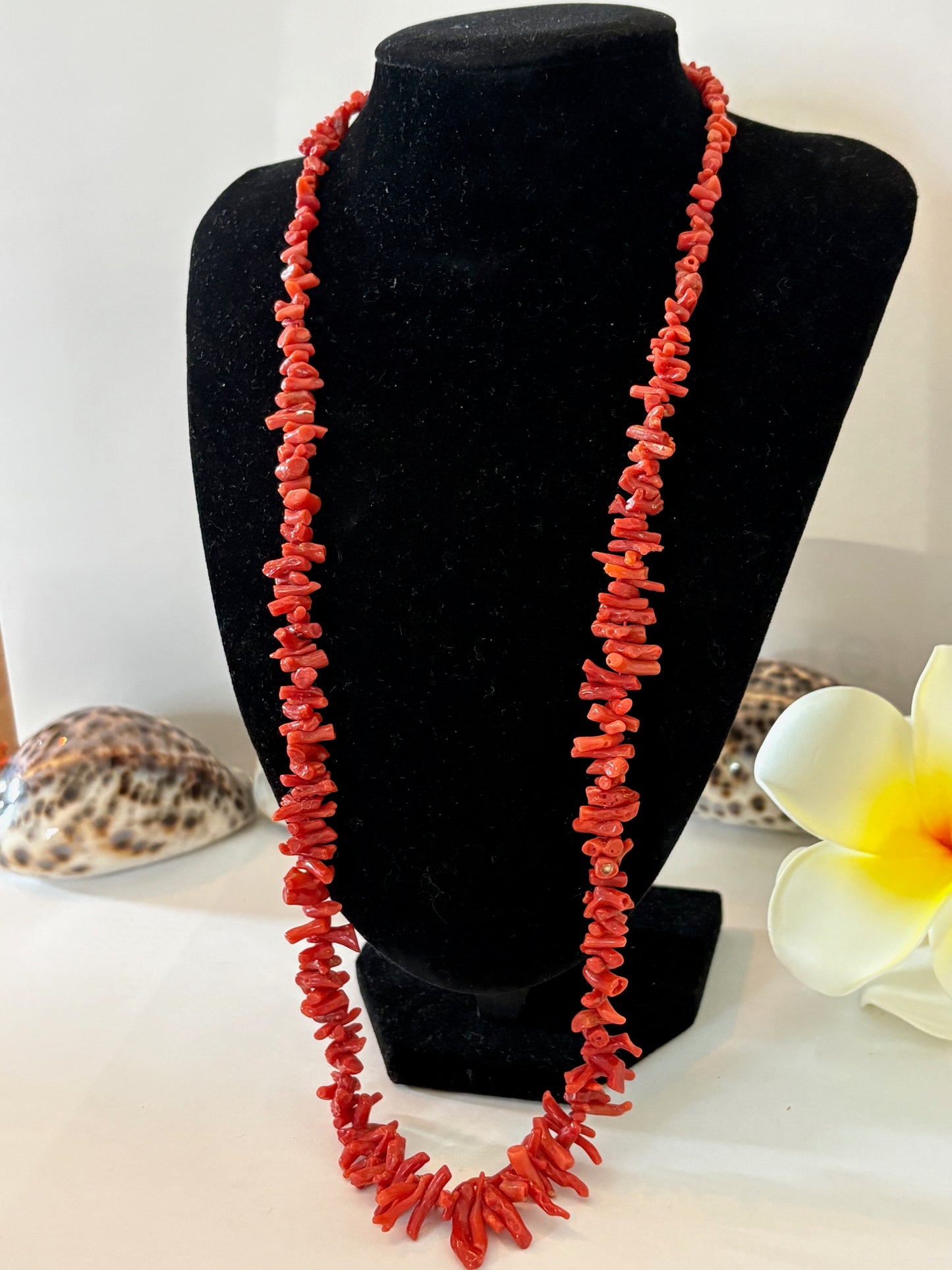 Vintage lange rote Korallenkette – klassischer Korallenschmuck, ca. 68,5 cm