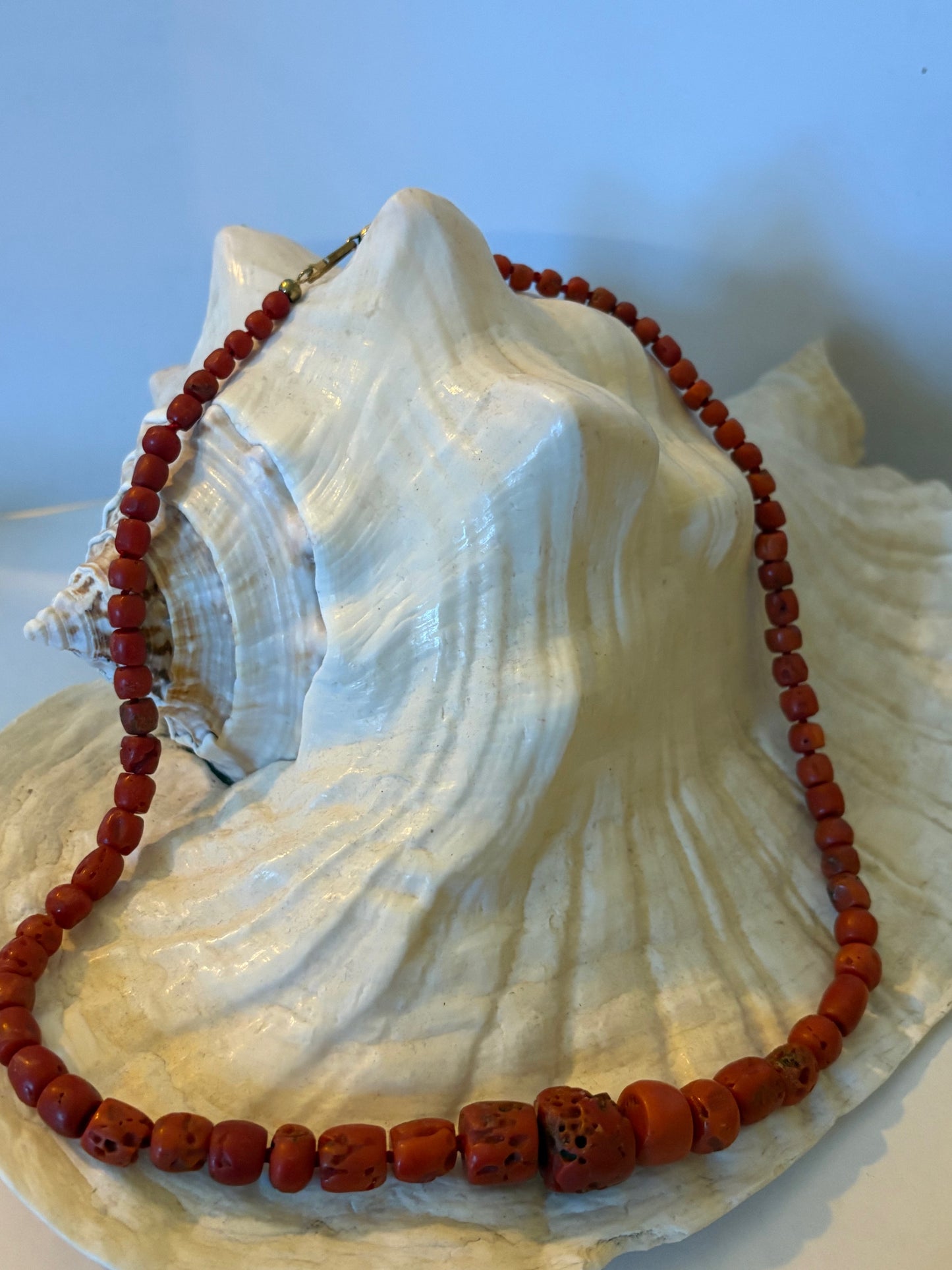 Vintage rote Korallenkette – mit vergoldetem Silberverschluss, 52 cm