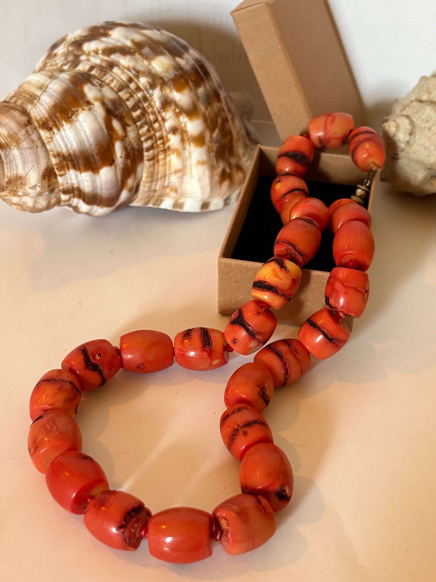 Massive Vintage Korallenkette mit Walzenperlen – Rot-Orange Statement Collier 140 g