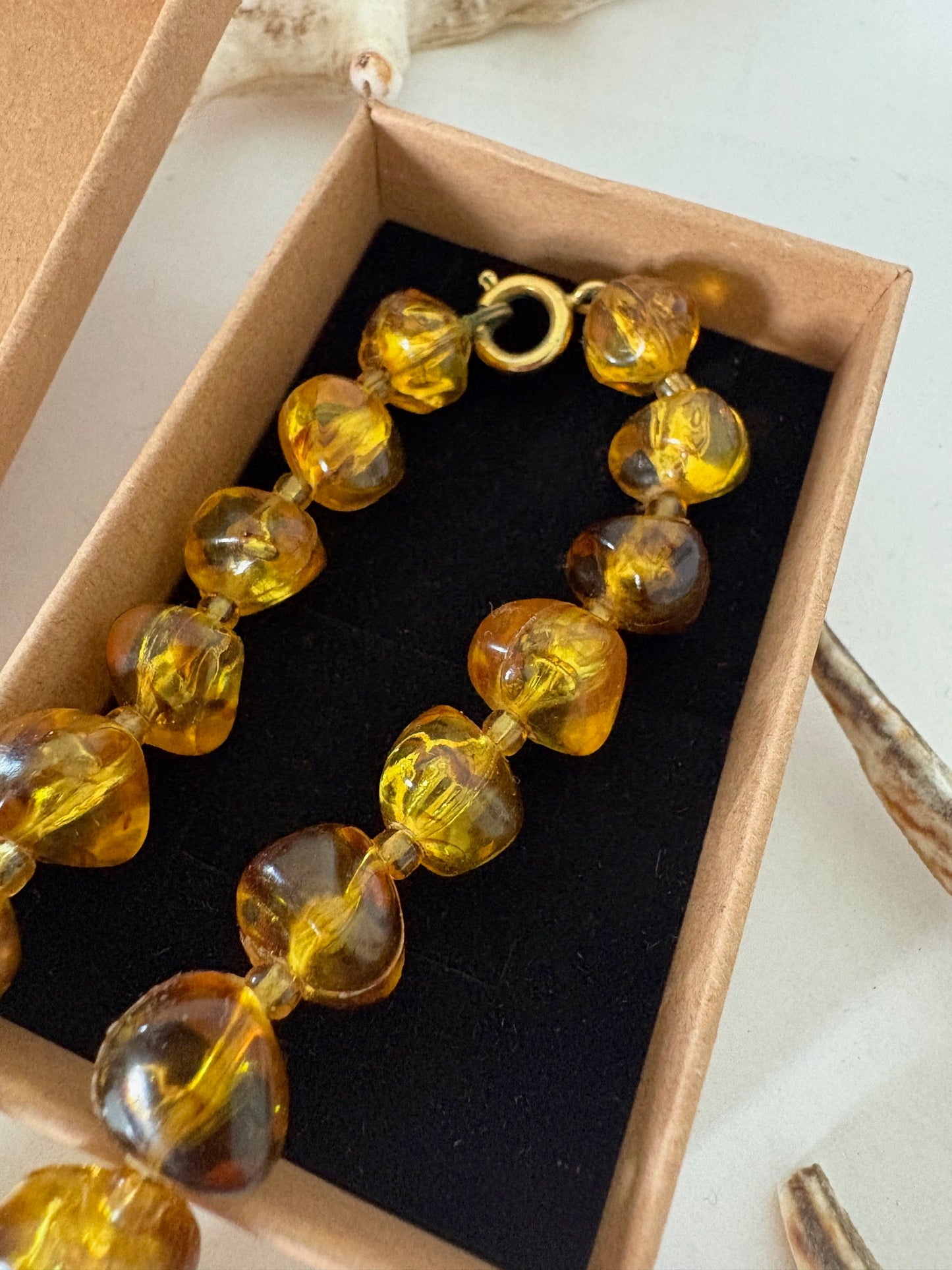 Vintage Pressbernstein Halskette aus den 1960er Jahren – warmes Honiggelb