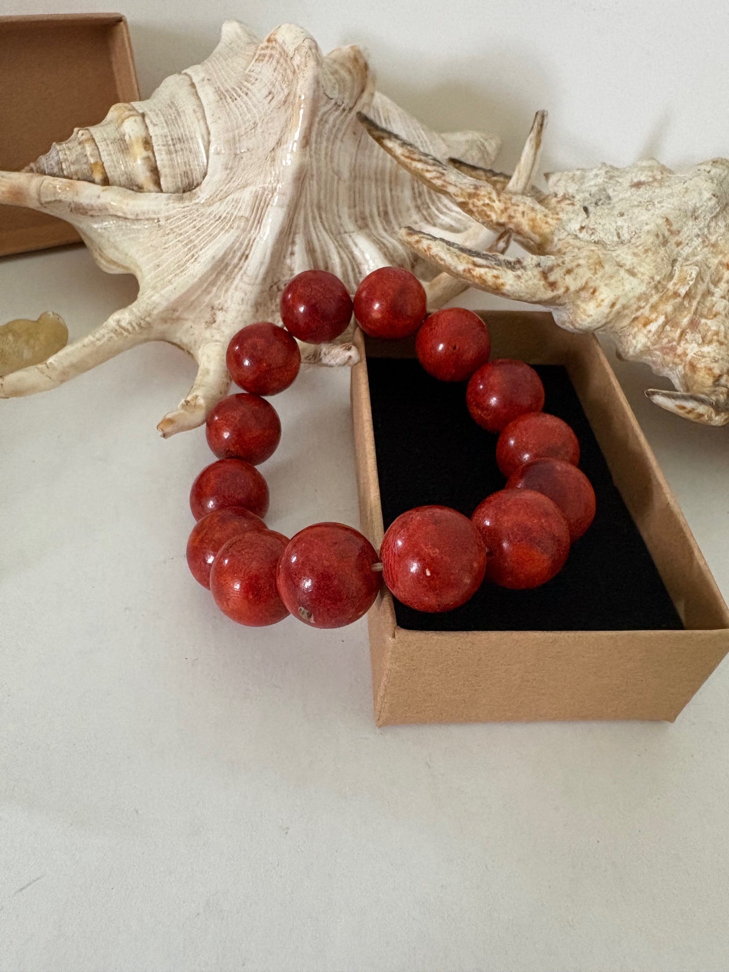 Vintage Korallenarmband Rot – klassisches Armband mit runden Perlen