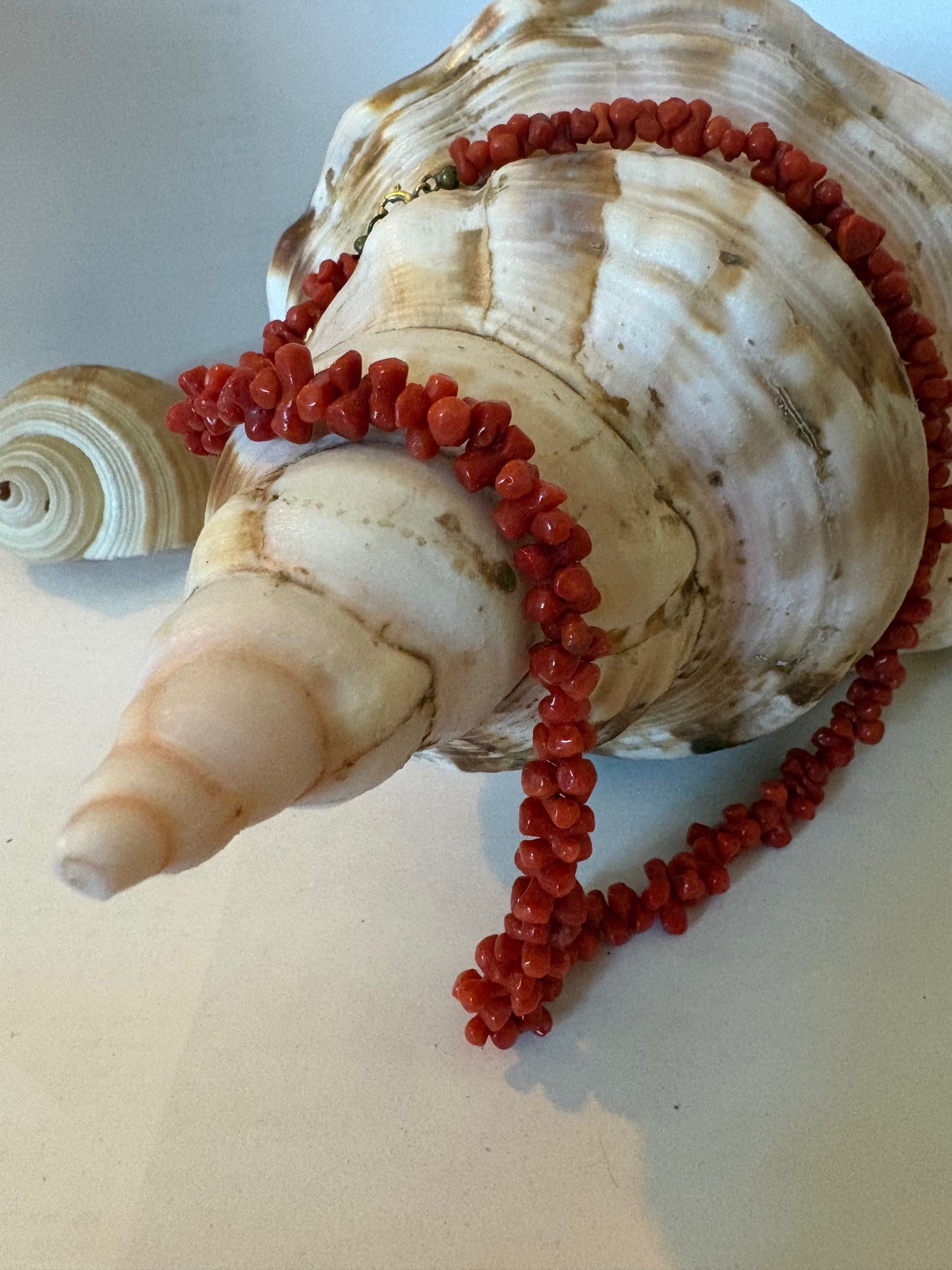 Vintage rote Korallenkette – klassisch, ca. 44 cm