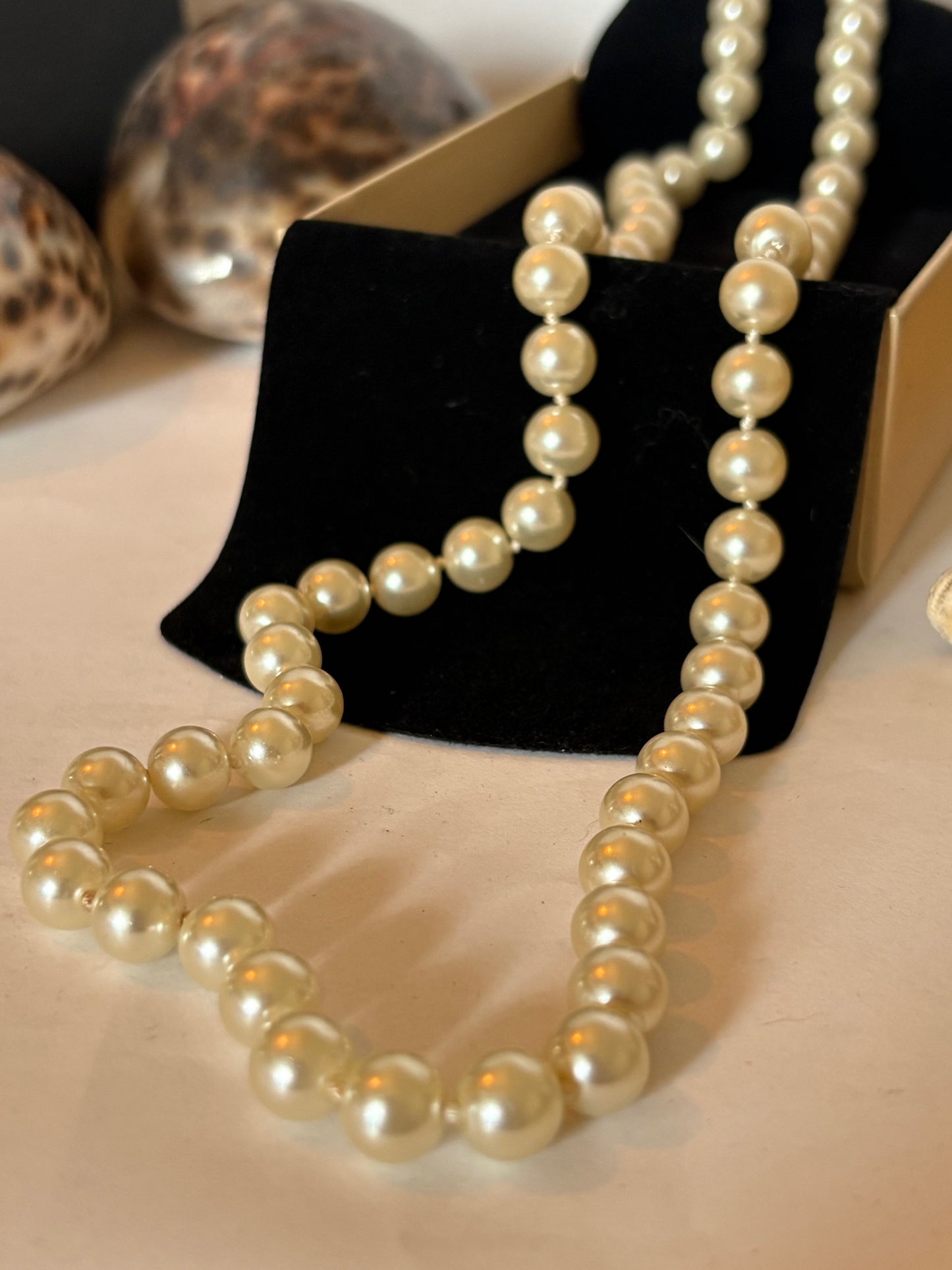 Vintage Perlenkette cremefarben – ca. 57 cm – klassische Kugelperlen