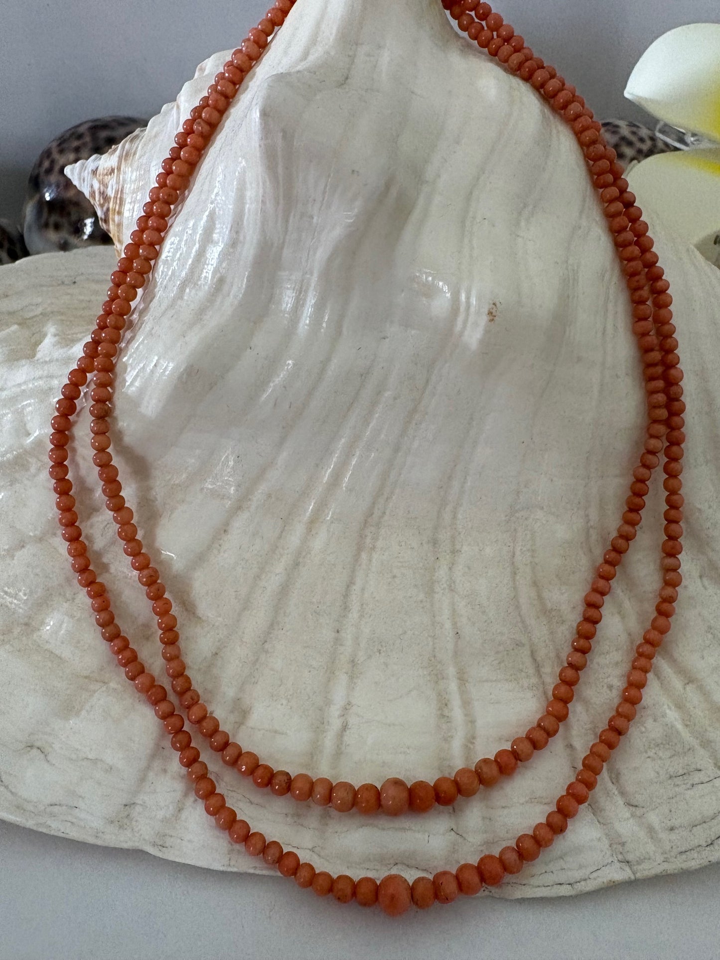 Vintage Korallenkette, 2-reihig – lachsfarbener Ton, ca. 44 cm