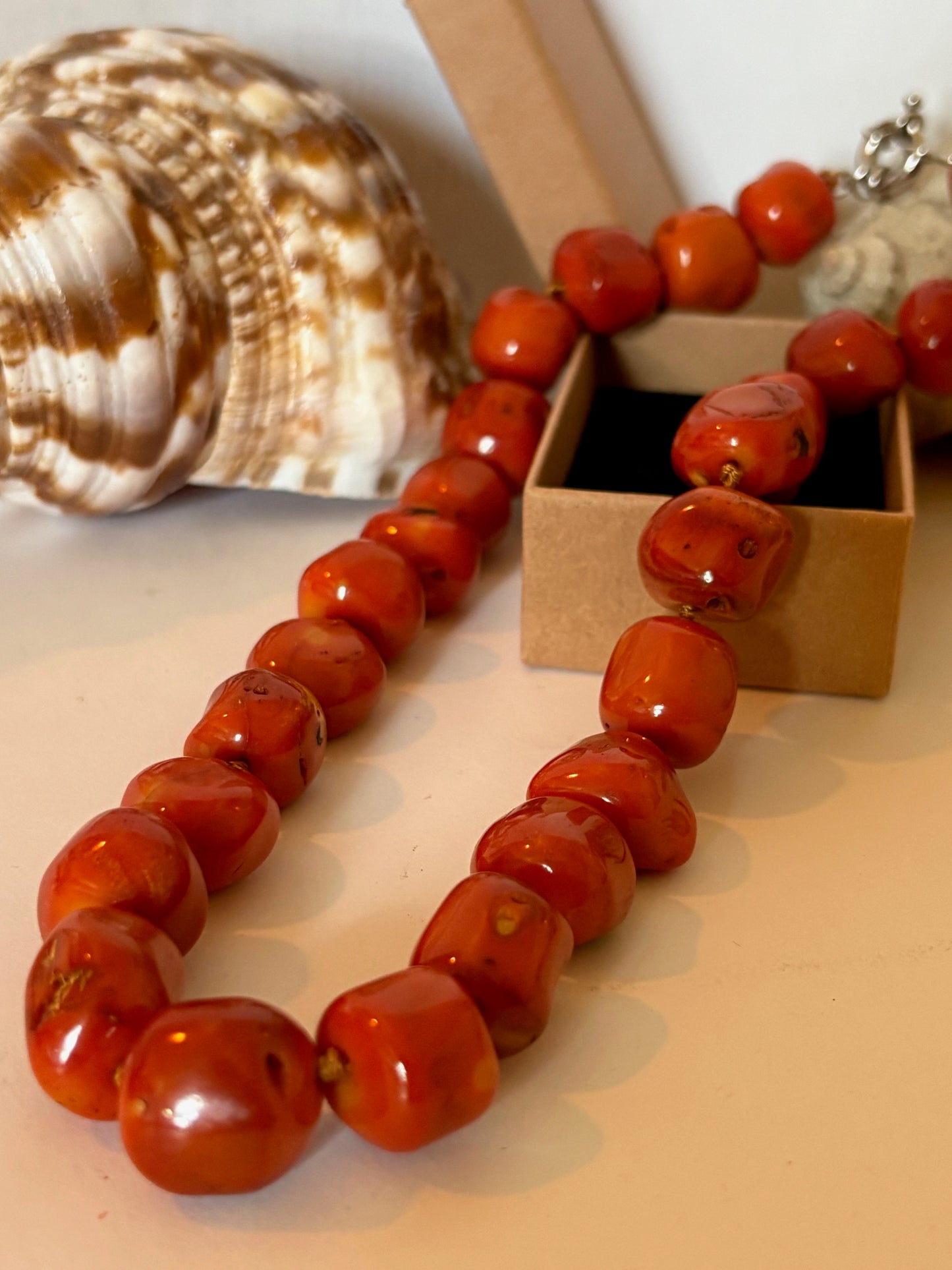 Kräftige Vintage Korallenkette mit Nuggetperlen – Rot-Orange Statement Collier 158 g