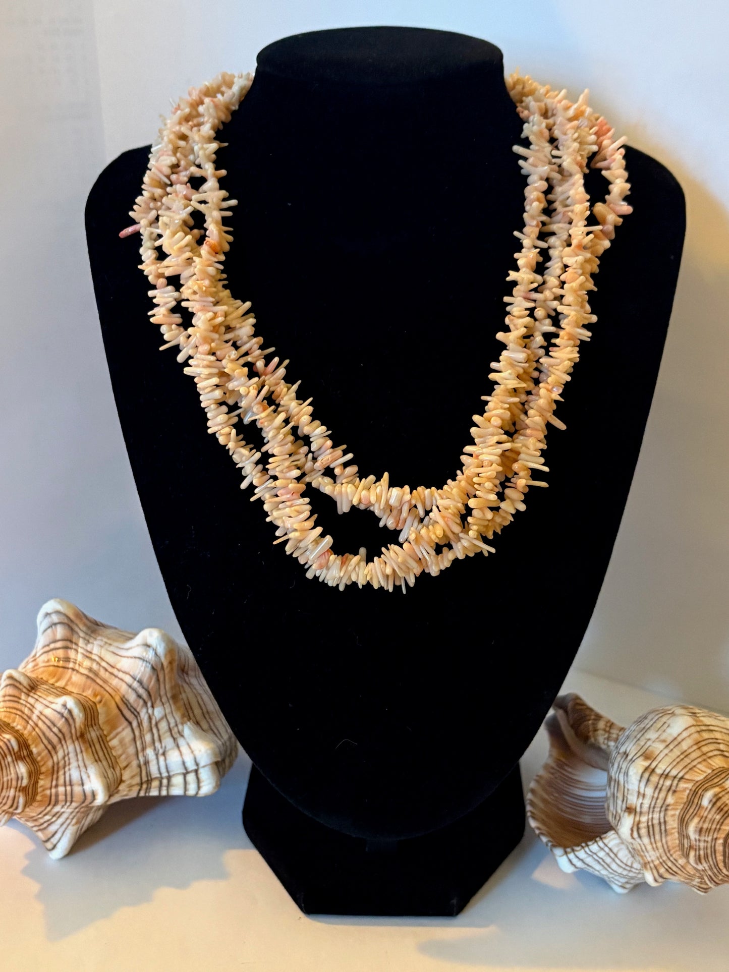 Vintage vierreihige Korallenkette mit Rosenquarz – ca. 47 cm