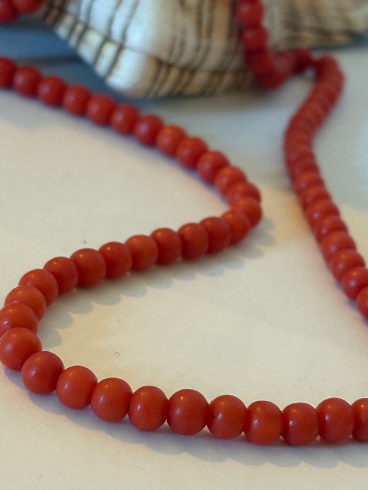 Vintage rote Korallenkette – klassisch, ca. 46 cm