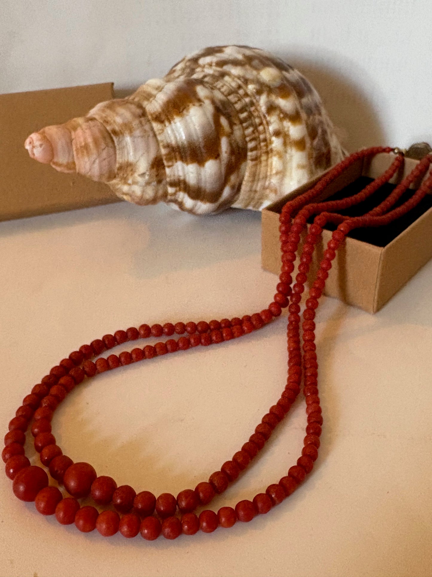 Art-Déco Vintage Korallenkette mit 800er Silber Verschluss – 47 cm Rot-Orange