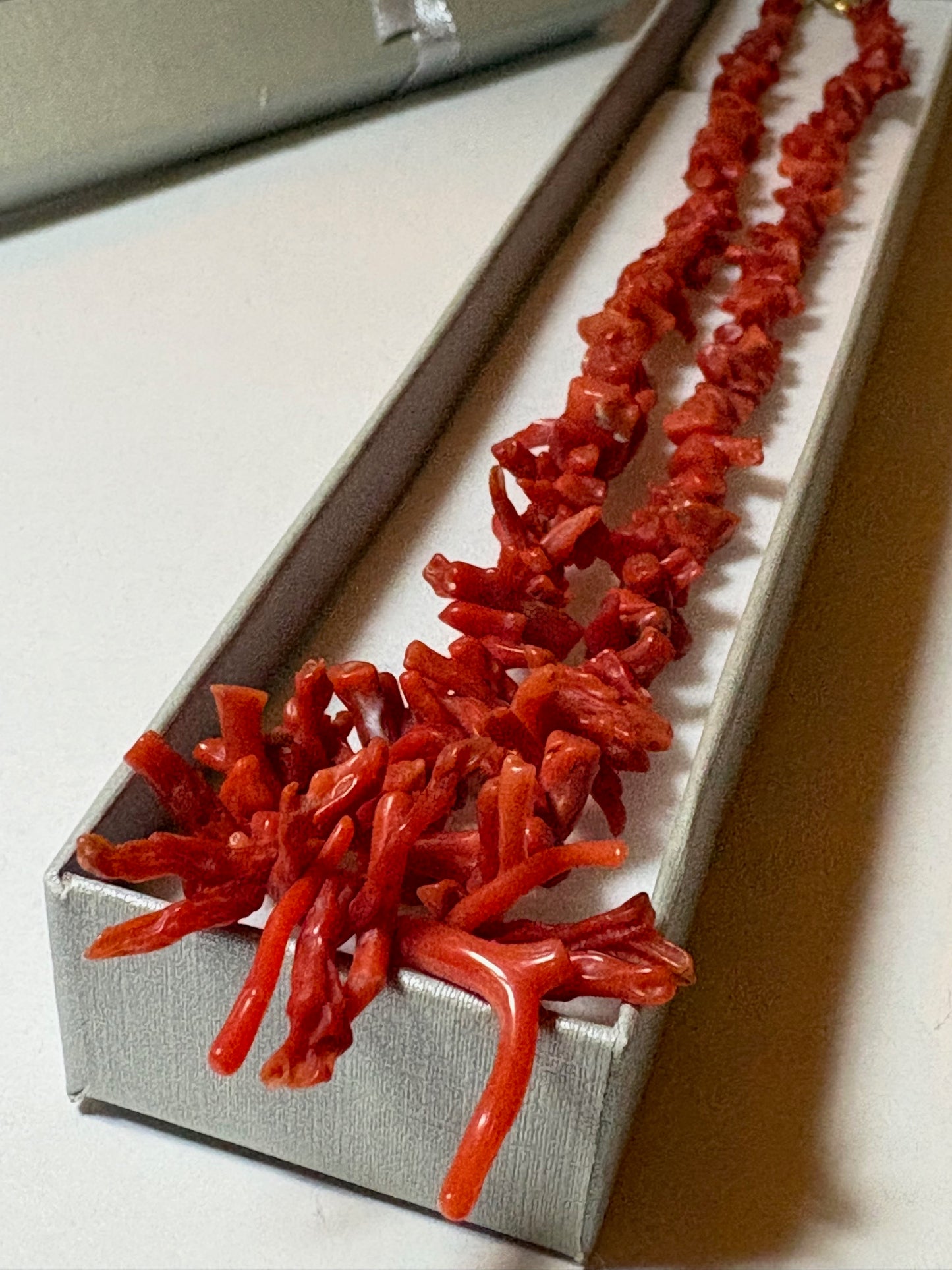 Vintage Rote Korallenkette 40 cm – Klassisches Collier in kräftigem Rot