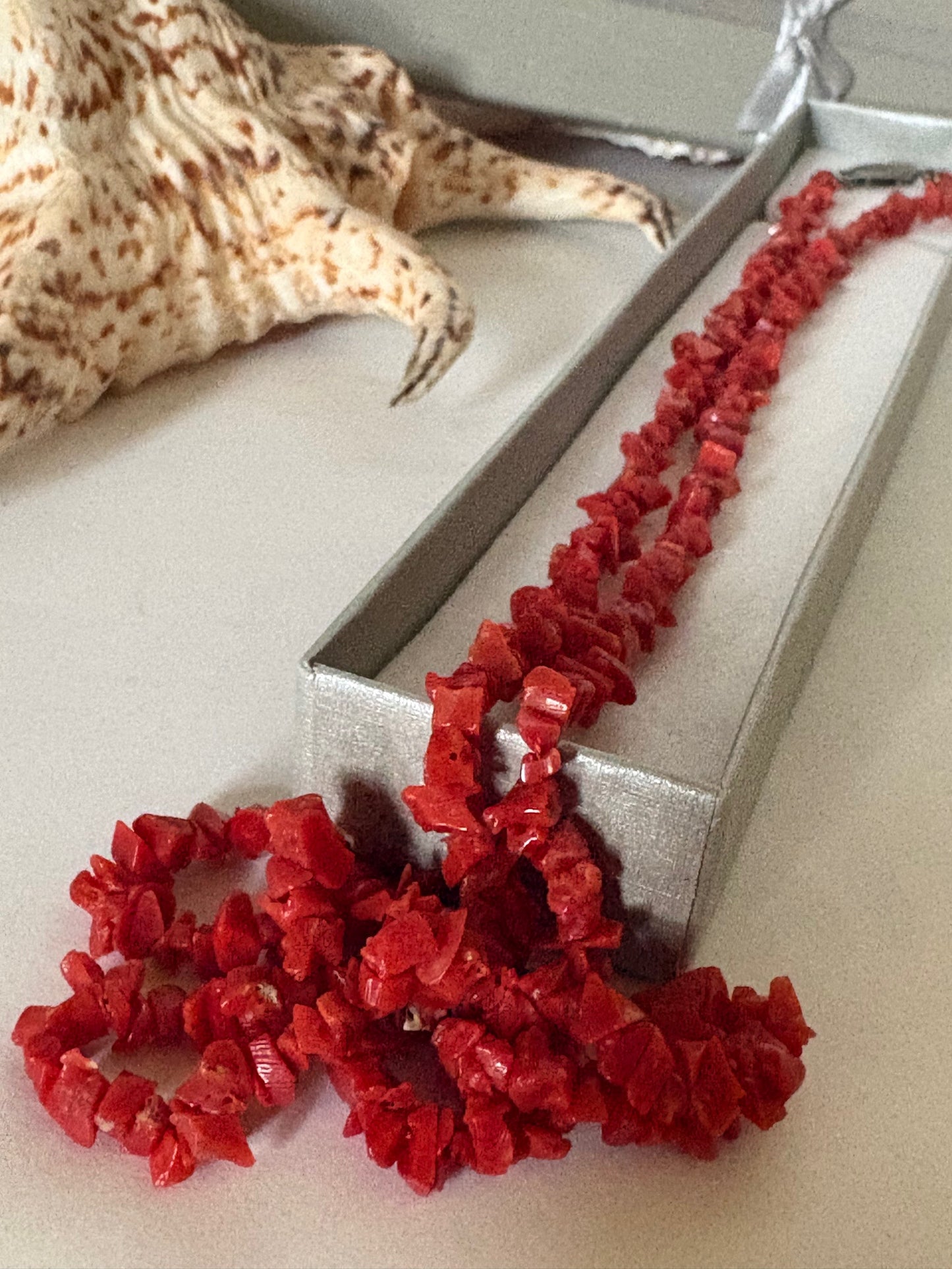 Vintage rote Korallenkette – antik & lang, ca. 70 cm