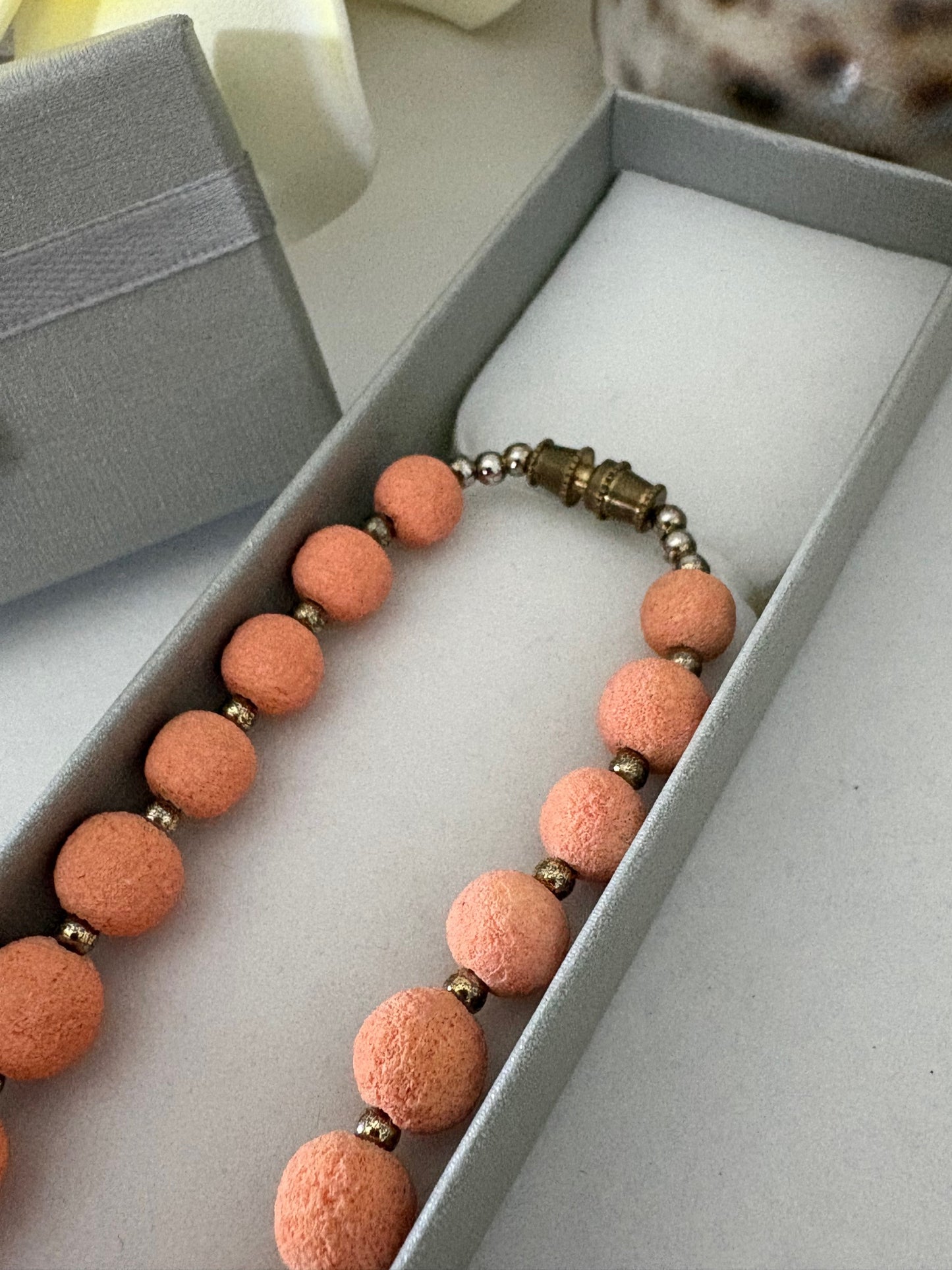 Vintage Korallenkette aus rosa Schaumkorallen-Elementen – klassischer Korallenschmuck, ca. 43 cm