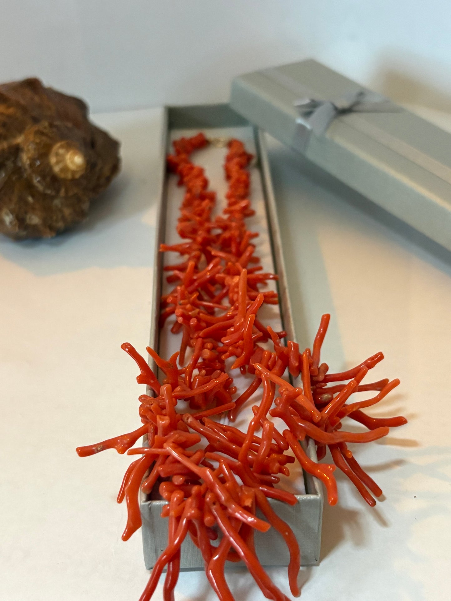 Vintage Astkorallenkette in kräftigem Rot – mit 18 kt Gelbgoldverschluss, ca. 47 cm