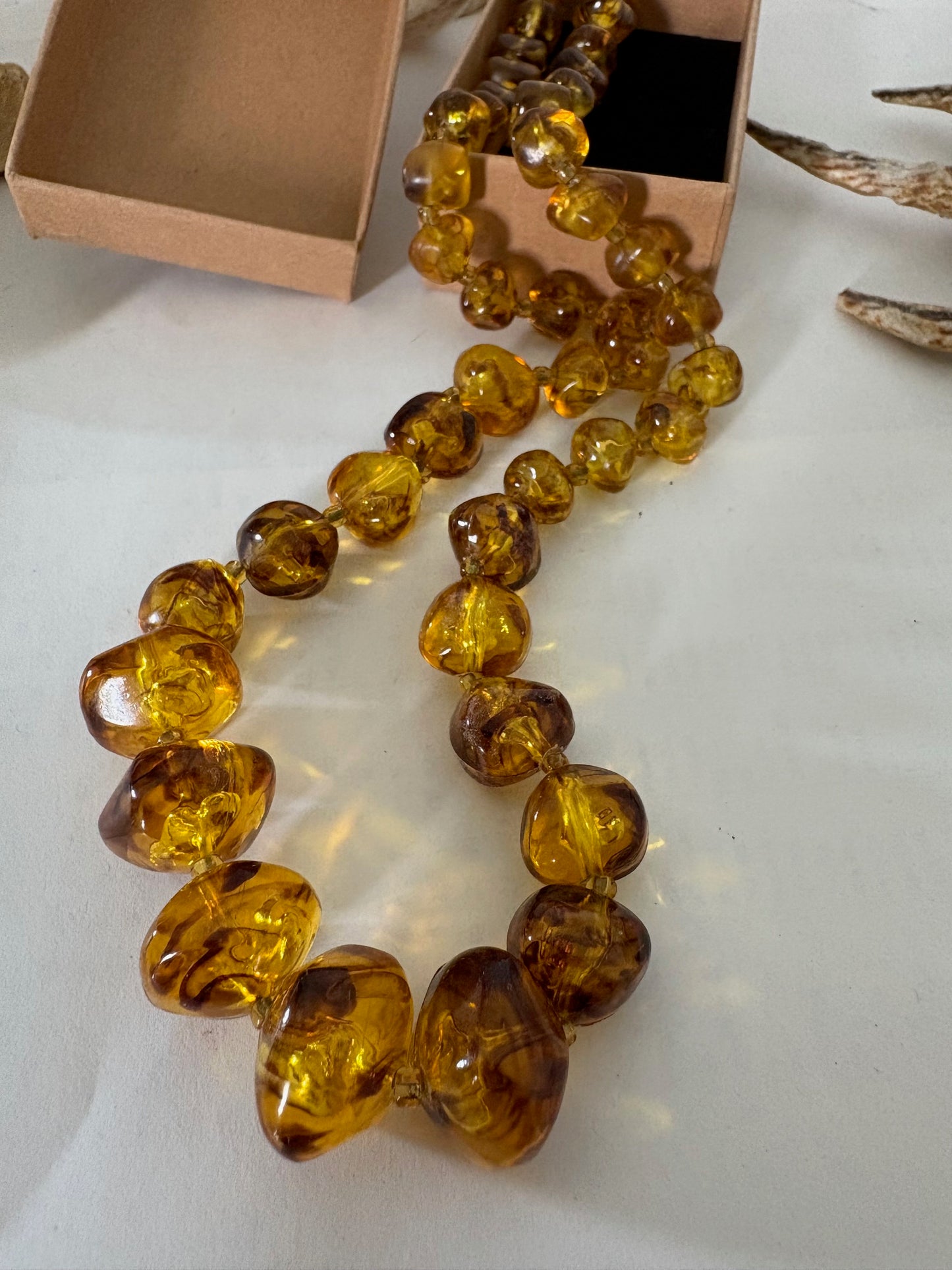 Vintage Pressbernstein Halskette aus den 1960er Jahren – warmes Honiggelb
