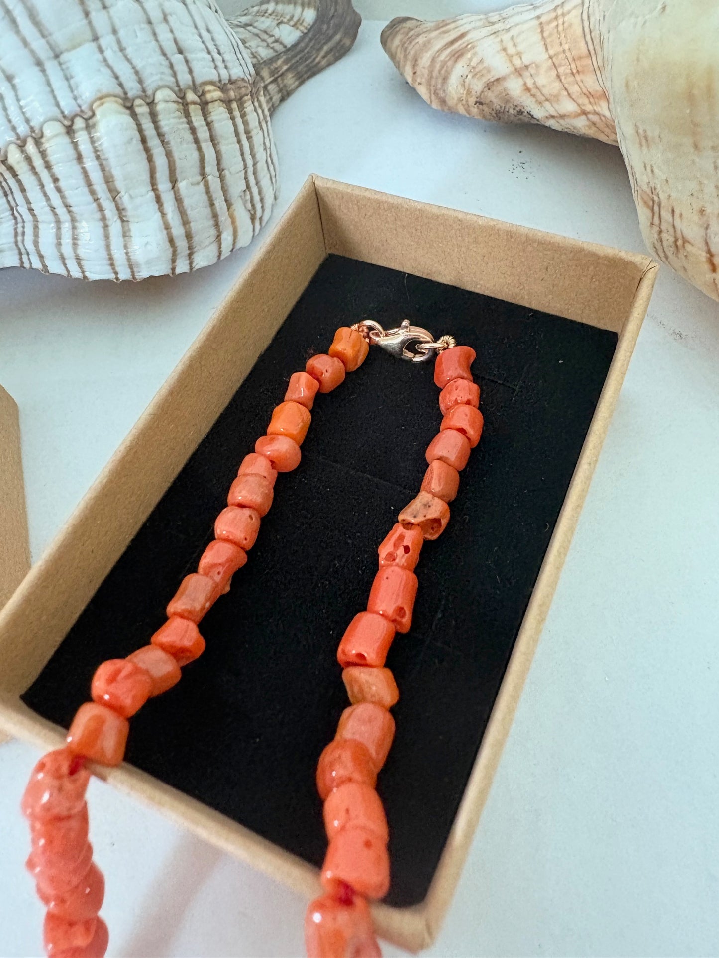 Vintage Korallenkette in warmem Rot – kurze Halskette mit 925 Silberverschluss, roségold plattiert