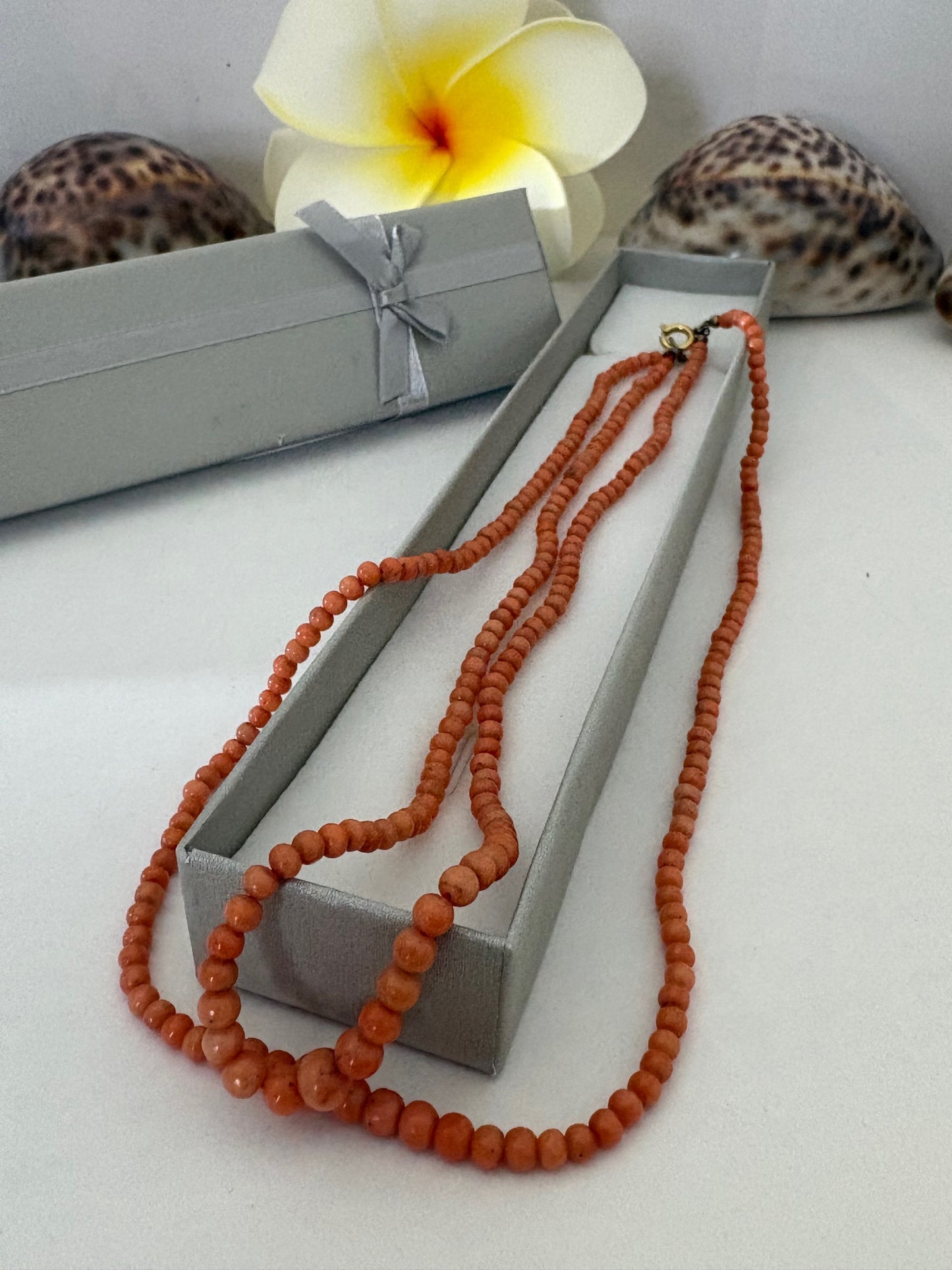 Vintage Korallenkette, 2-reihig – lachsfarbener Ton, ca. 44 cm