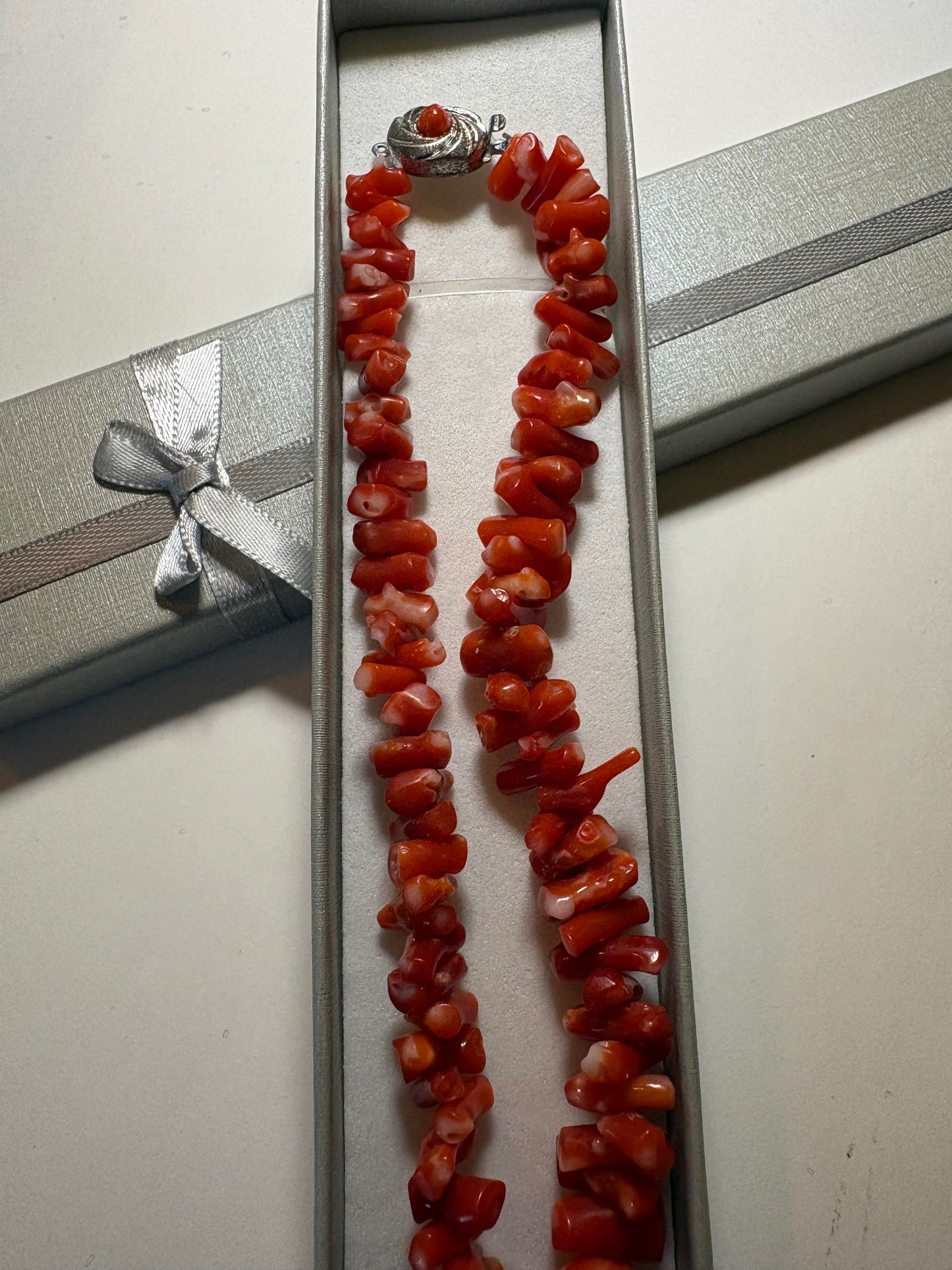 Vintage Korallenkette Astoptik mit 835 Silberverschluss – Rotes Statement Collier 47 cm